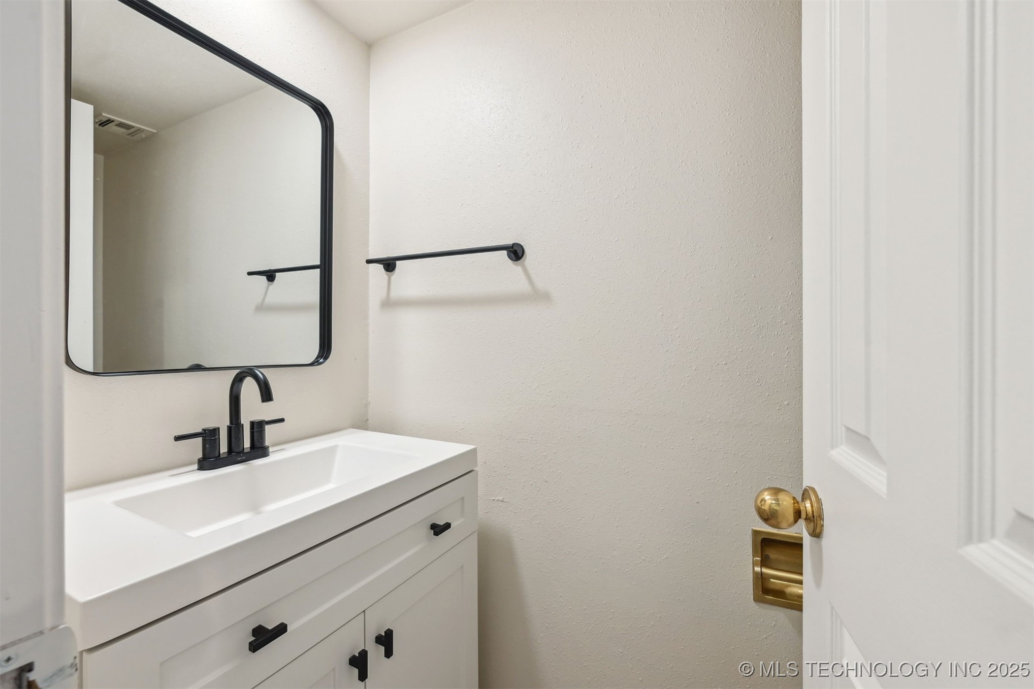 8935 S Norwood Avenue 1402