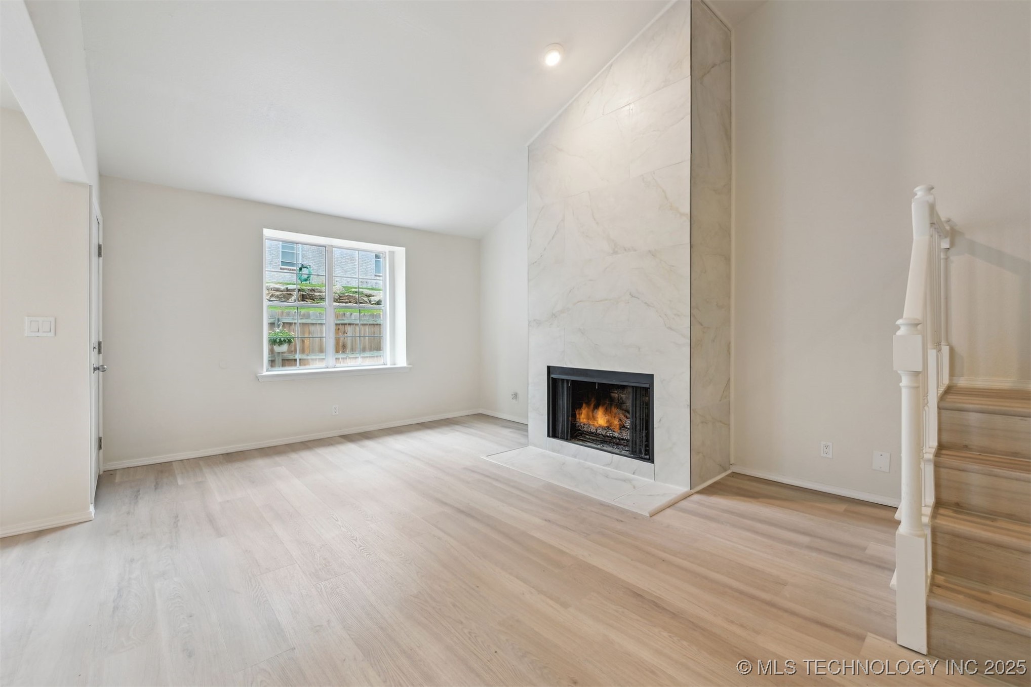 8935 S Norwood Avenue 1402