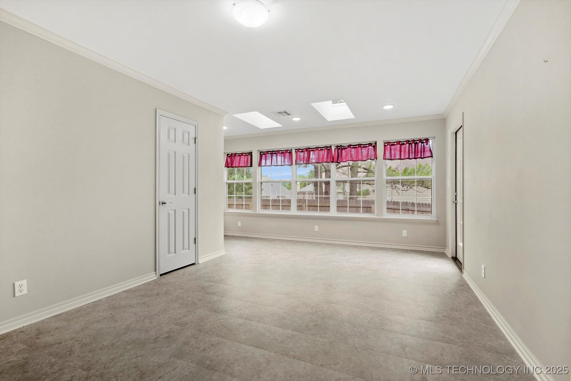 9926 S 79th East Avenue