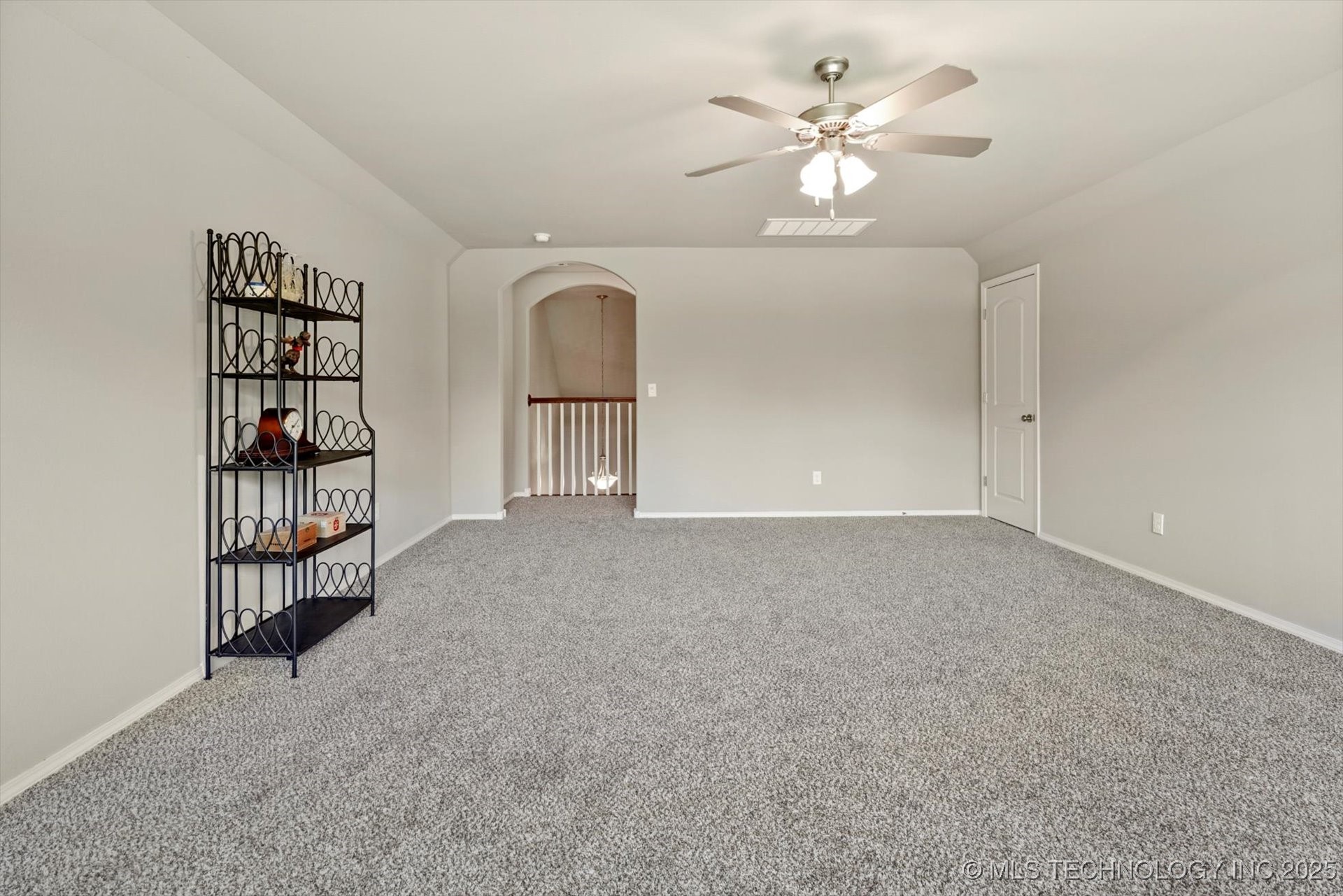 6904 S Chestnut Avenue