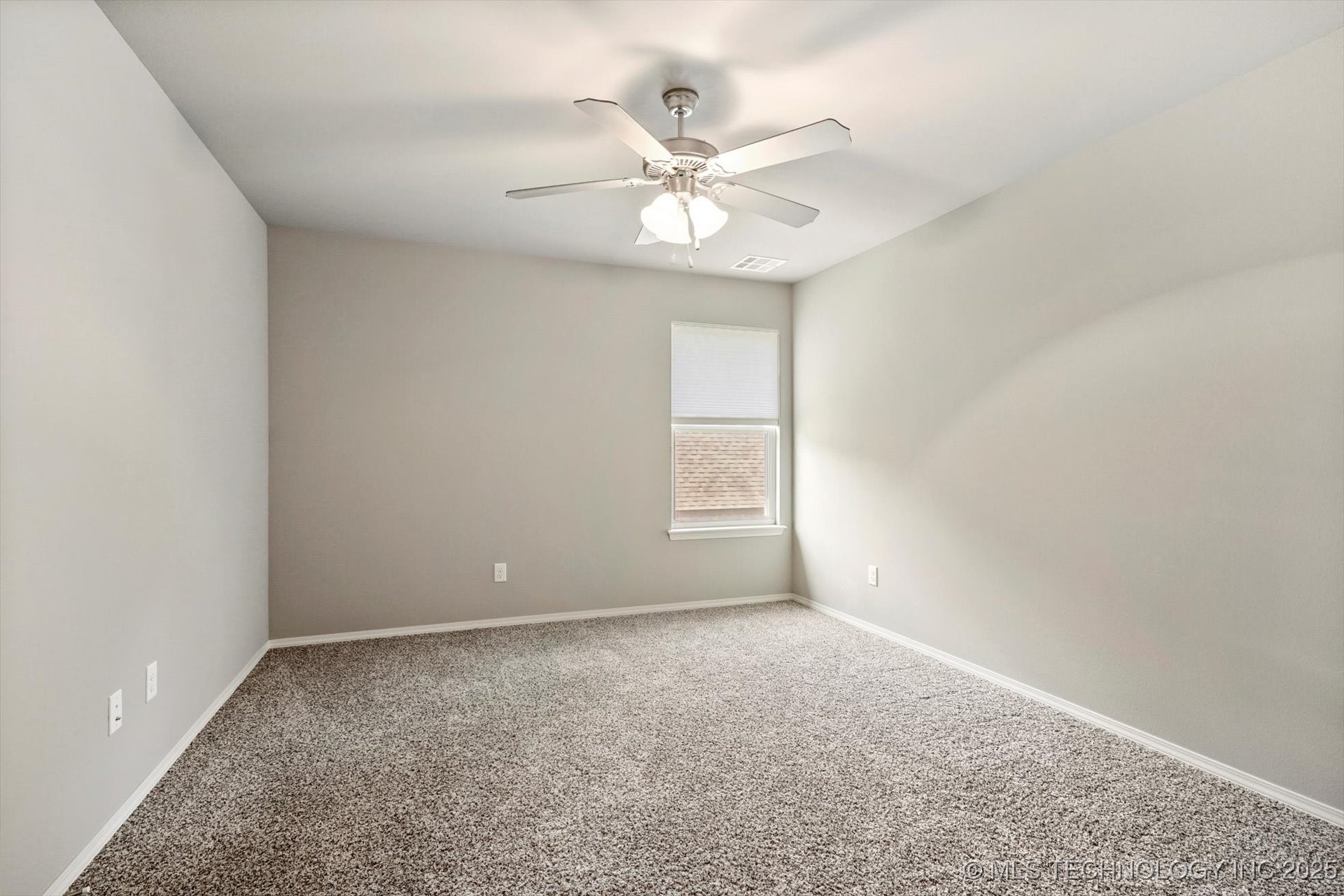 6904 S Chestnut Avenue