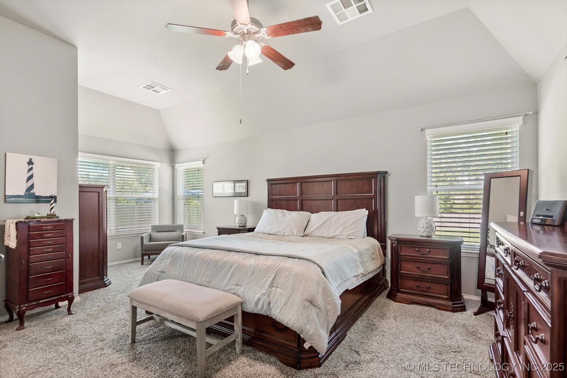 6904 S Chestnut Avenue