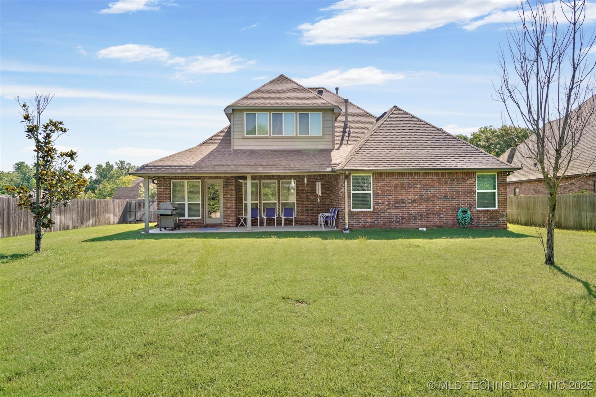 6904 S Chestnut Avenue