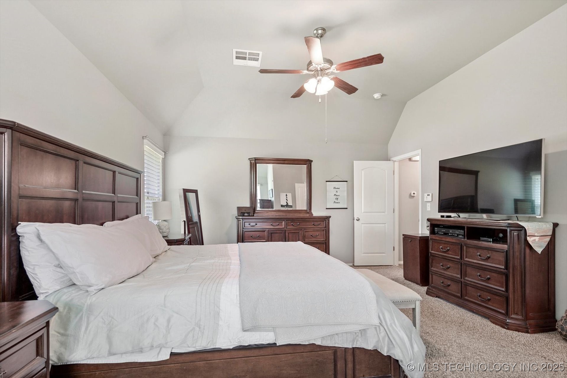 6904 S Chestnut Avenue