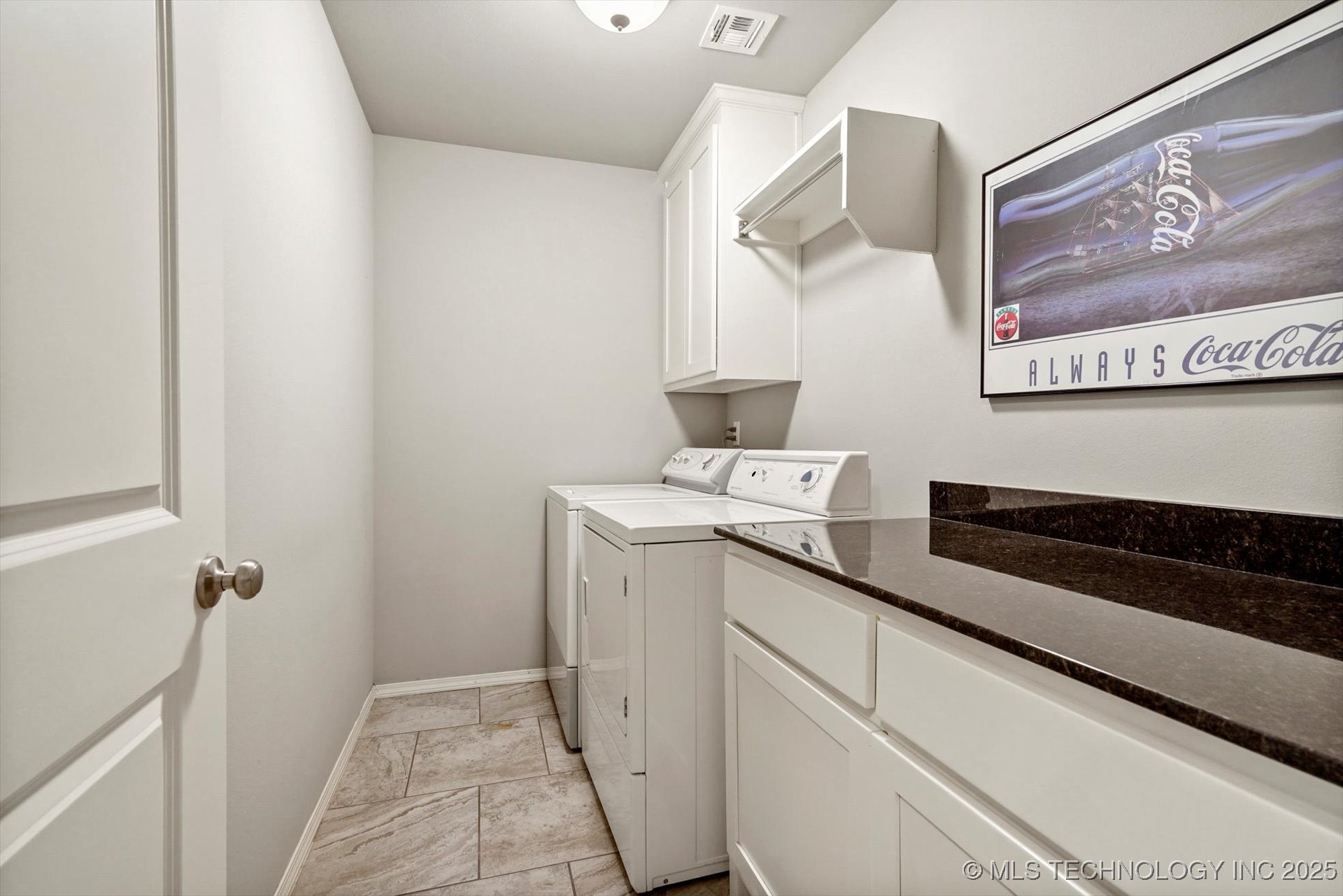 6904 S Chestnut Avenue