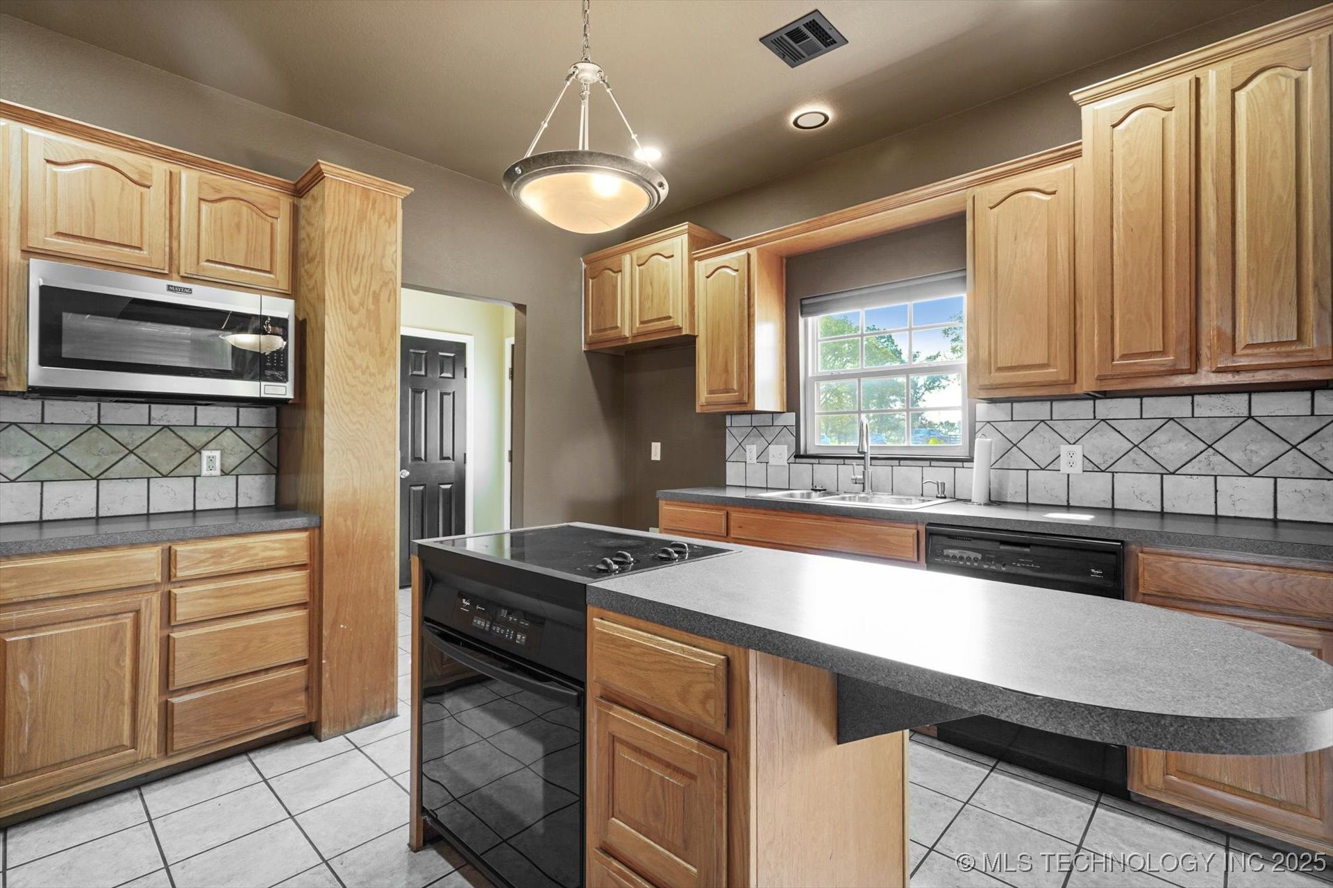 8179 E 166th Street North