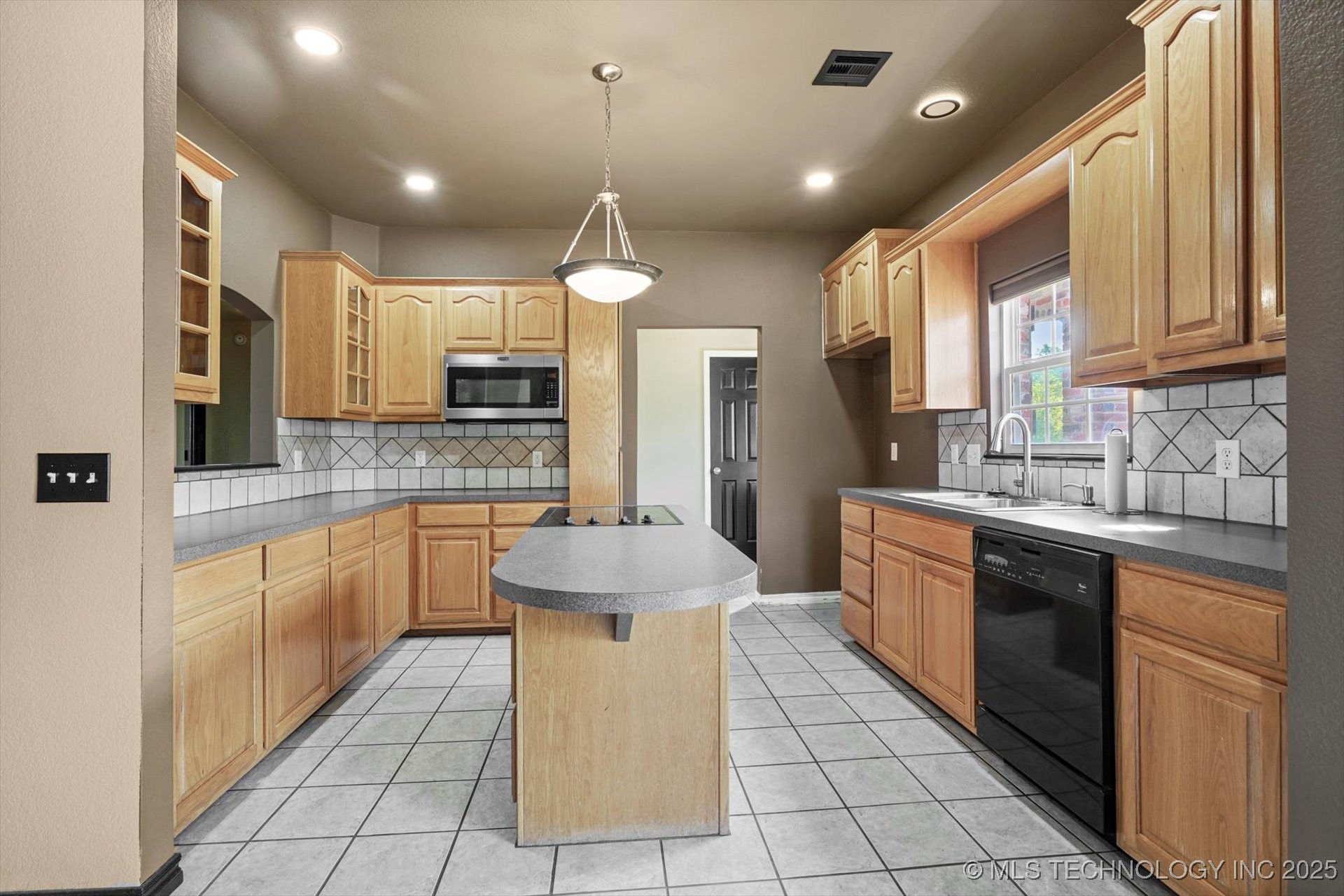 8179 E 166th Street North