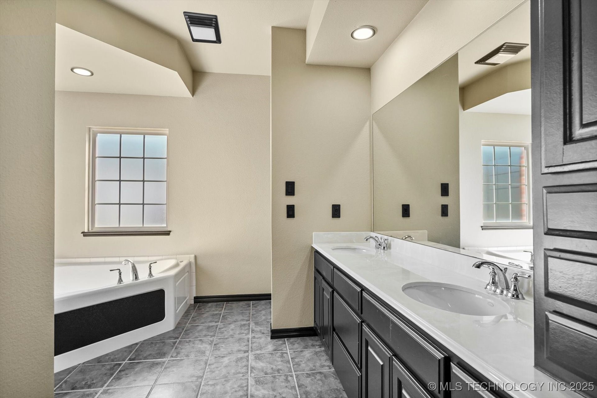 8179 E 166th Street North