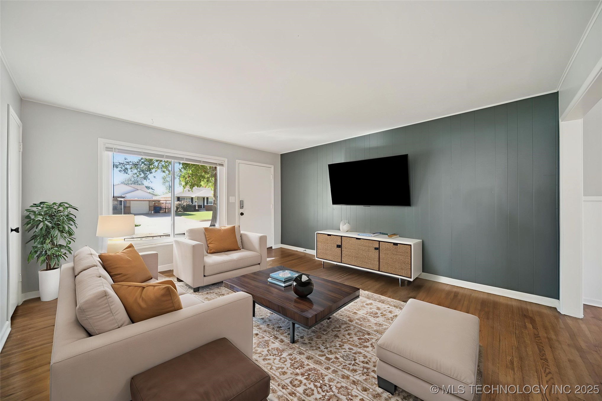 15 E 44th Street