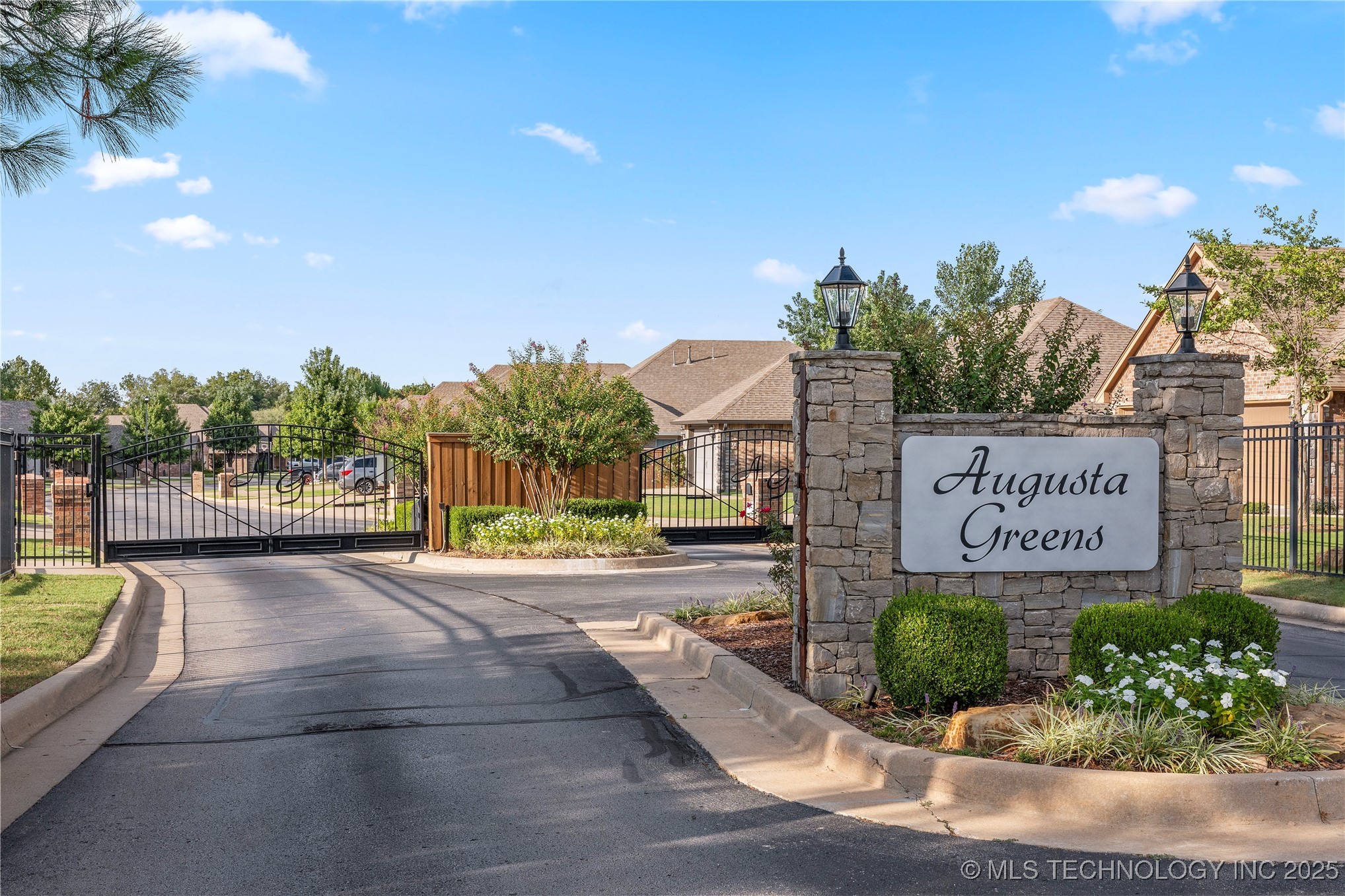 10739 Masters Circle