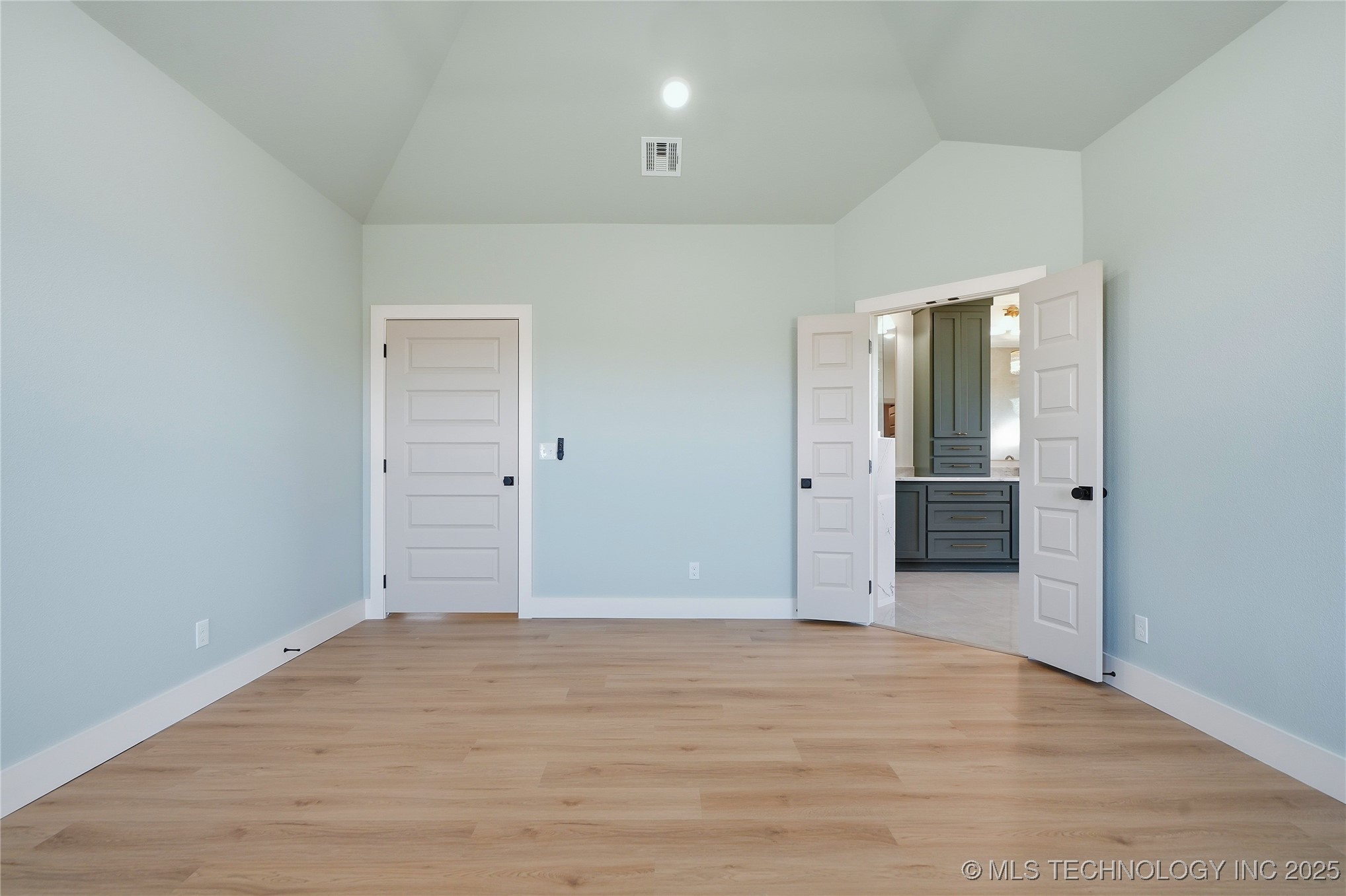 2983 E Josiah Boulevard