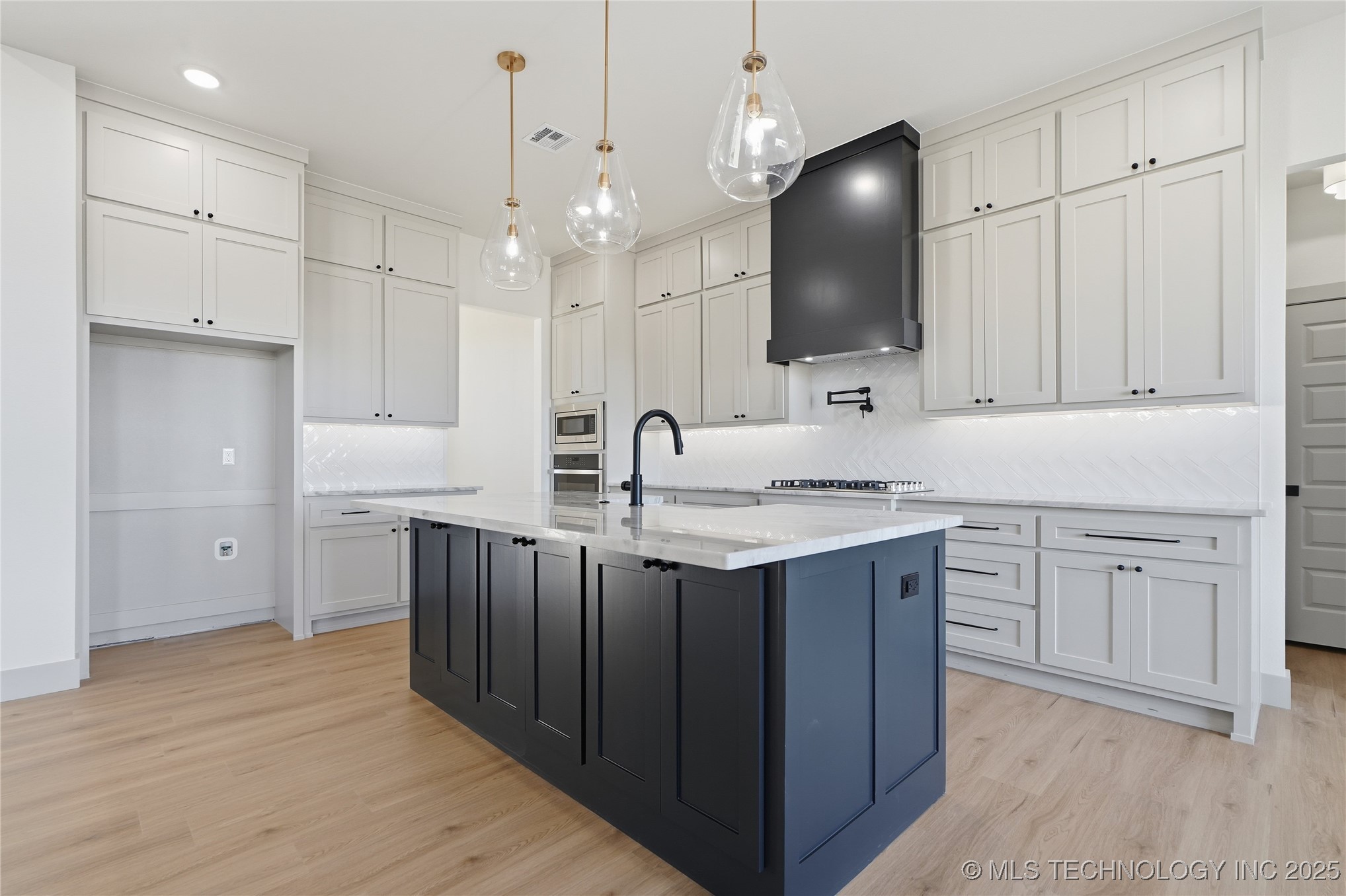 2983 E Josiah Boulevard