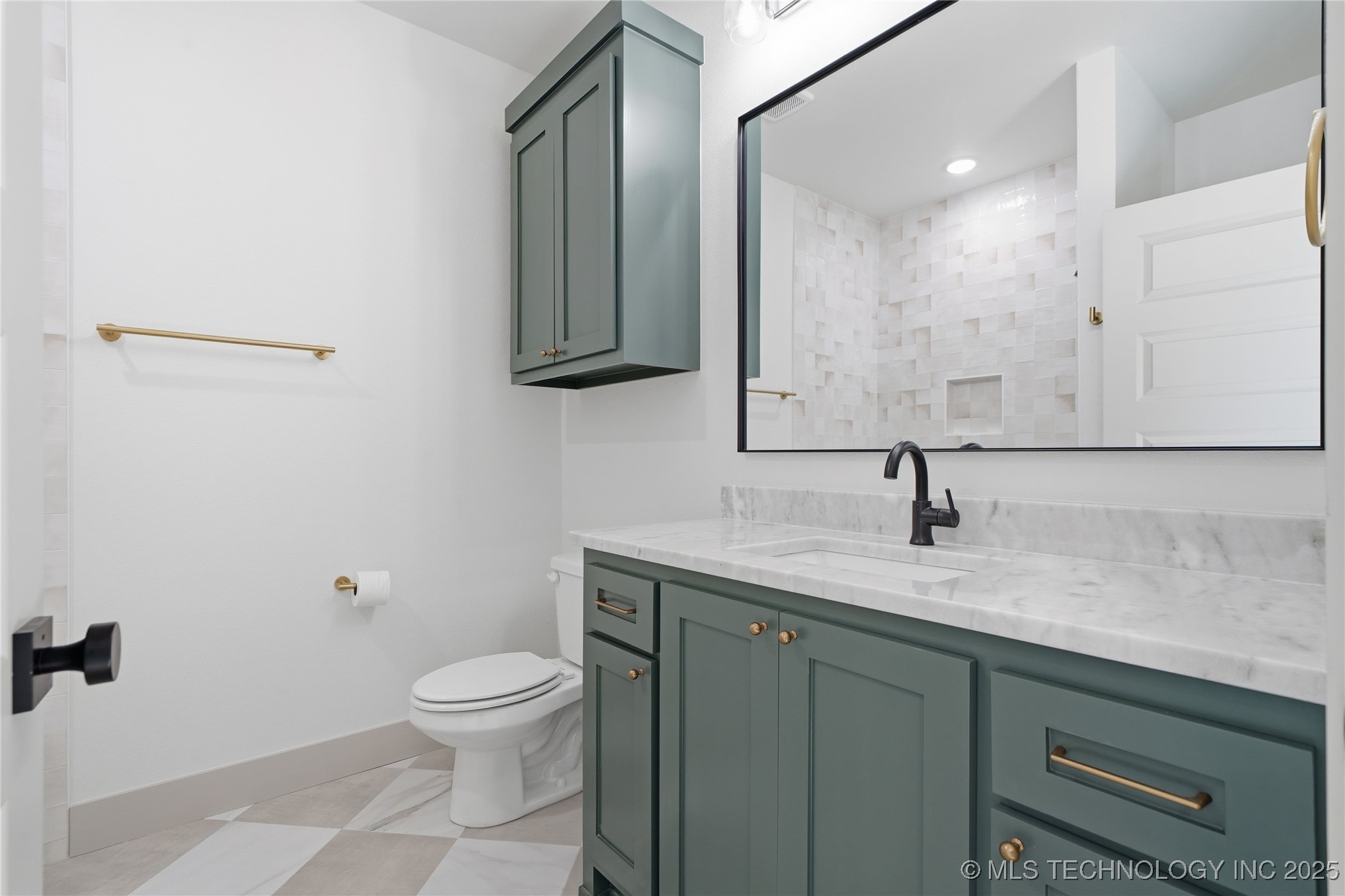 2983 E Josiah Boulevard