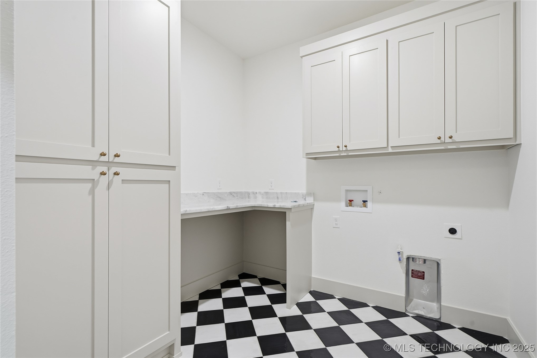 2983 E Josiah Boulevard