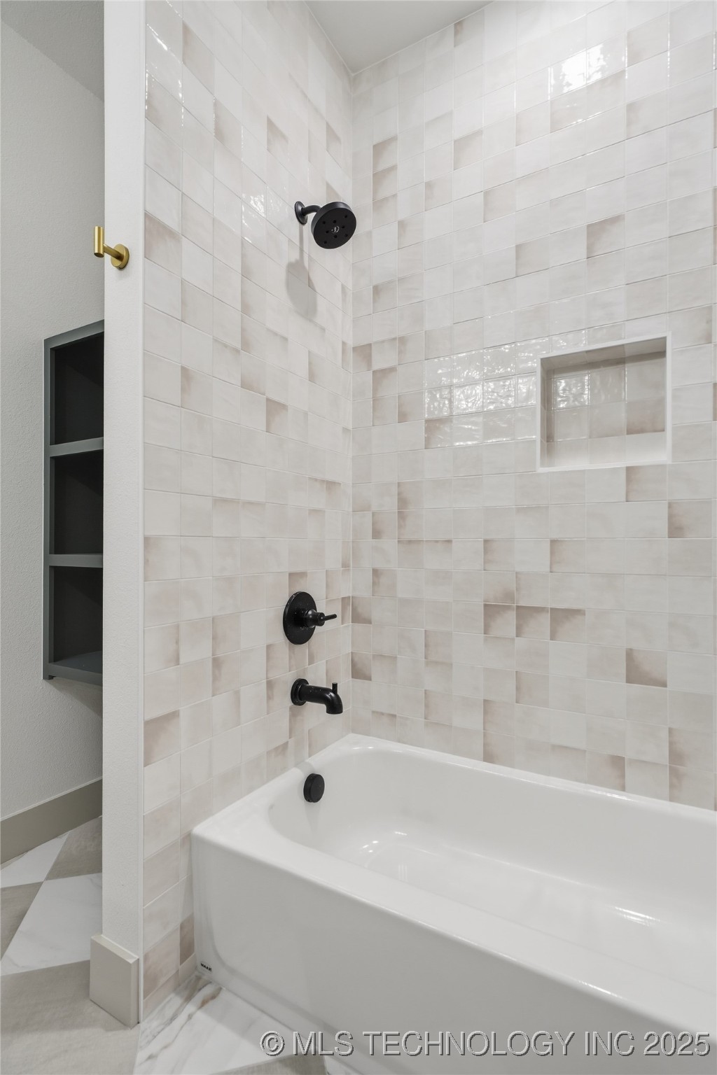 2983 E Josiah Boulevard