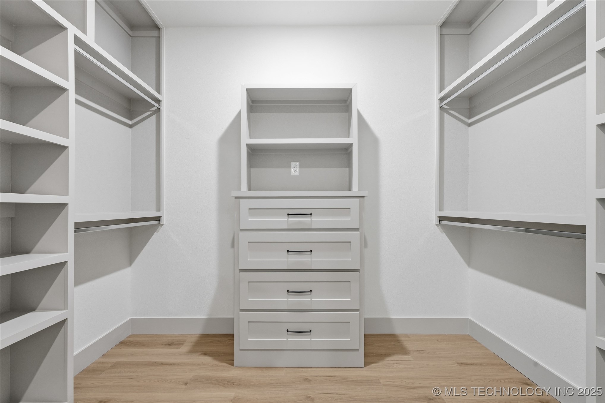 2983 E Josiah Boulevard