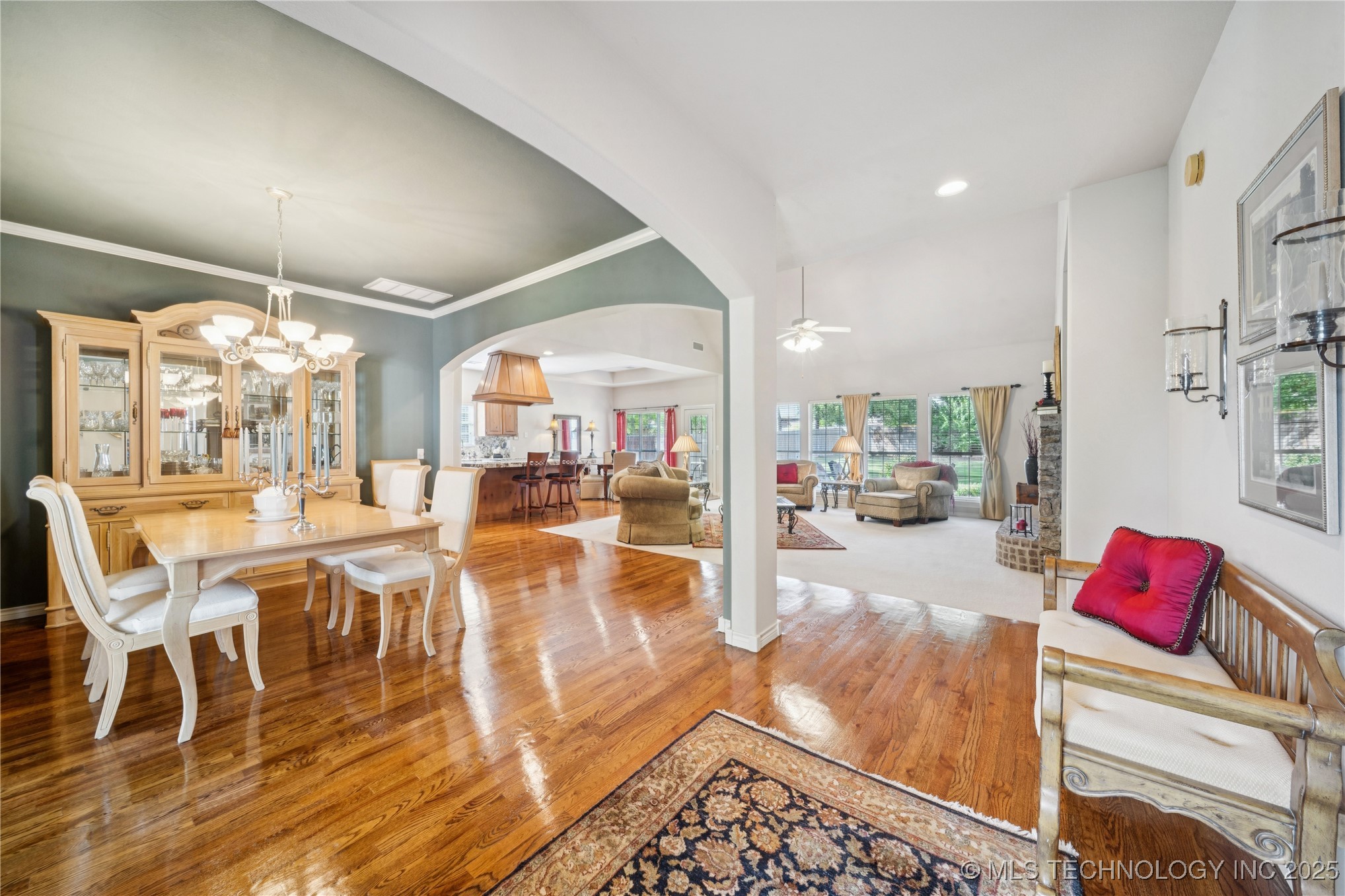 6903 E 82nd Street S