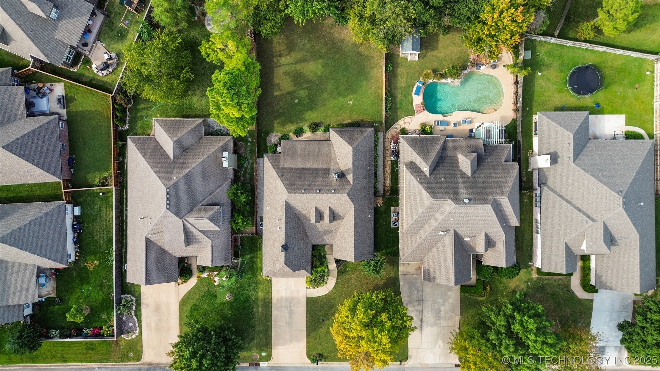 6903 E 82nd Street S