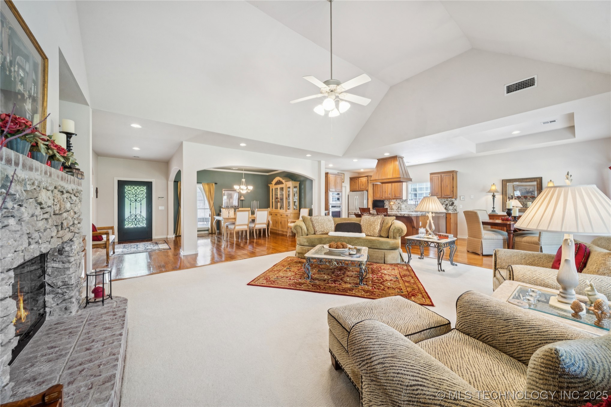 6903 E 82nd Street S