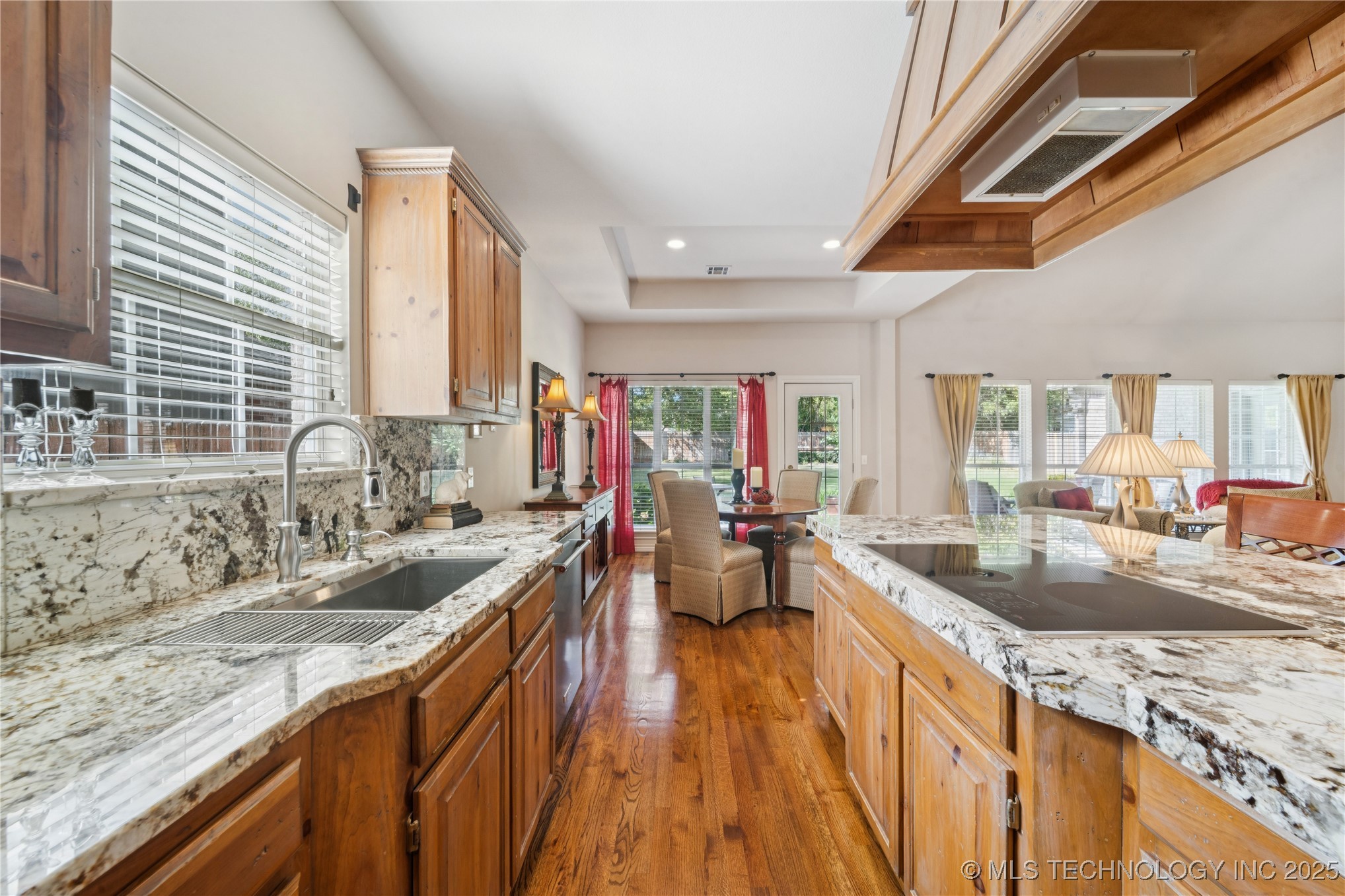 6903 E 82nd Street S