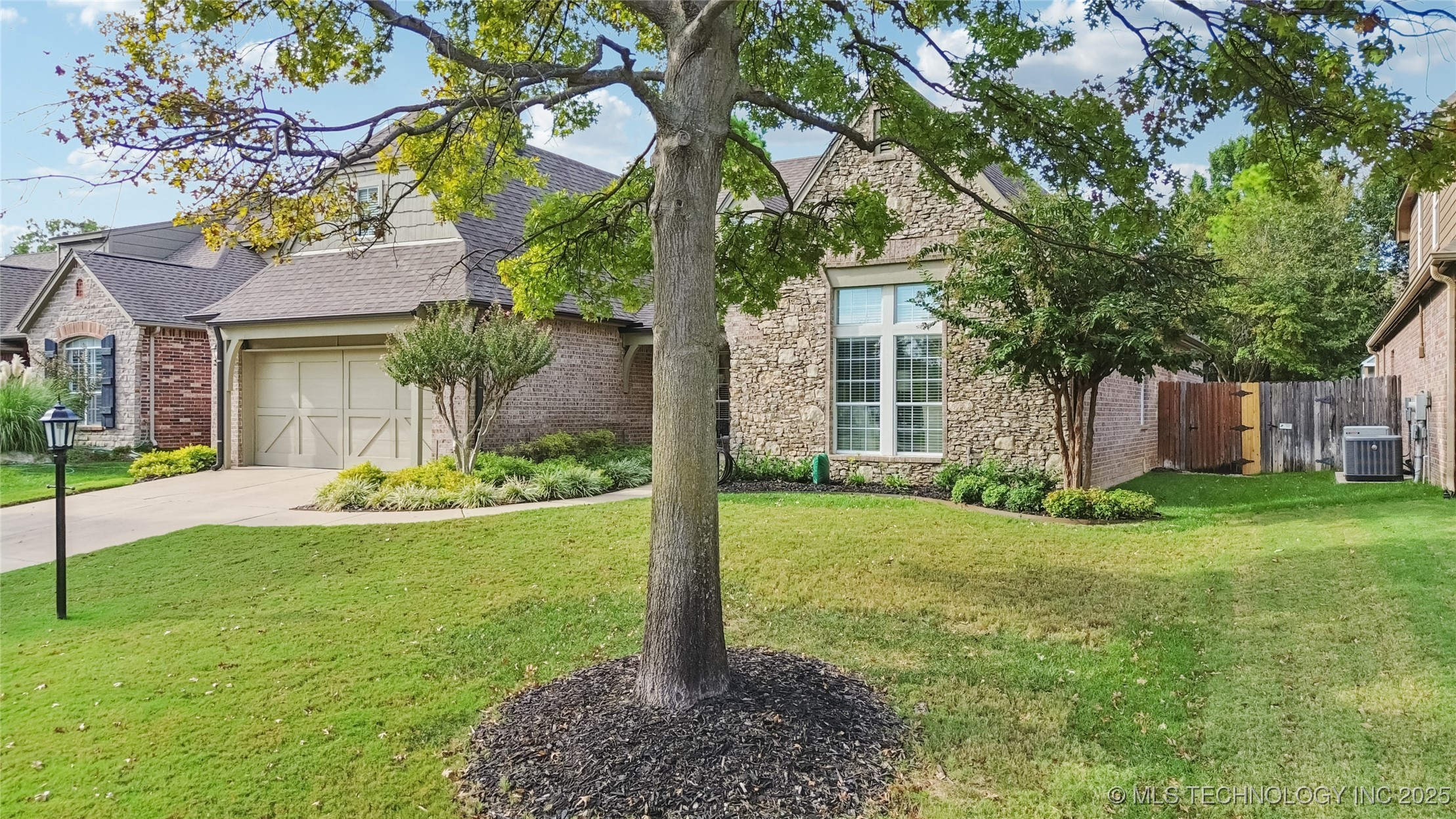 6903 E 82nd Street S