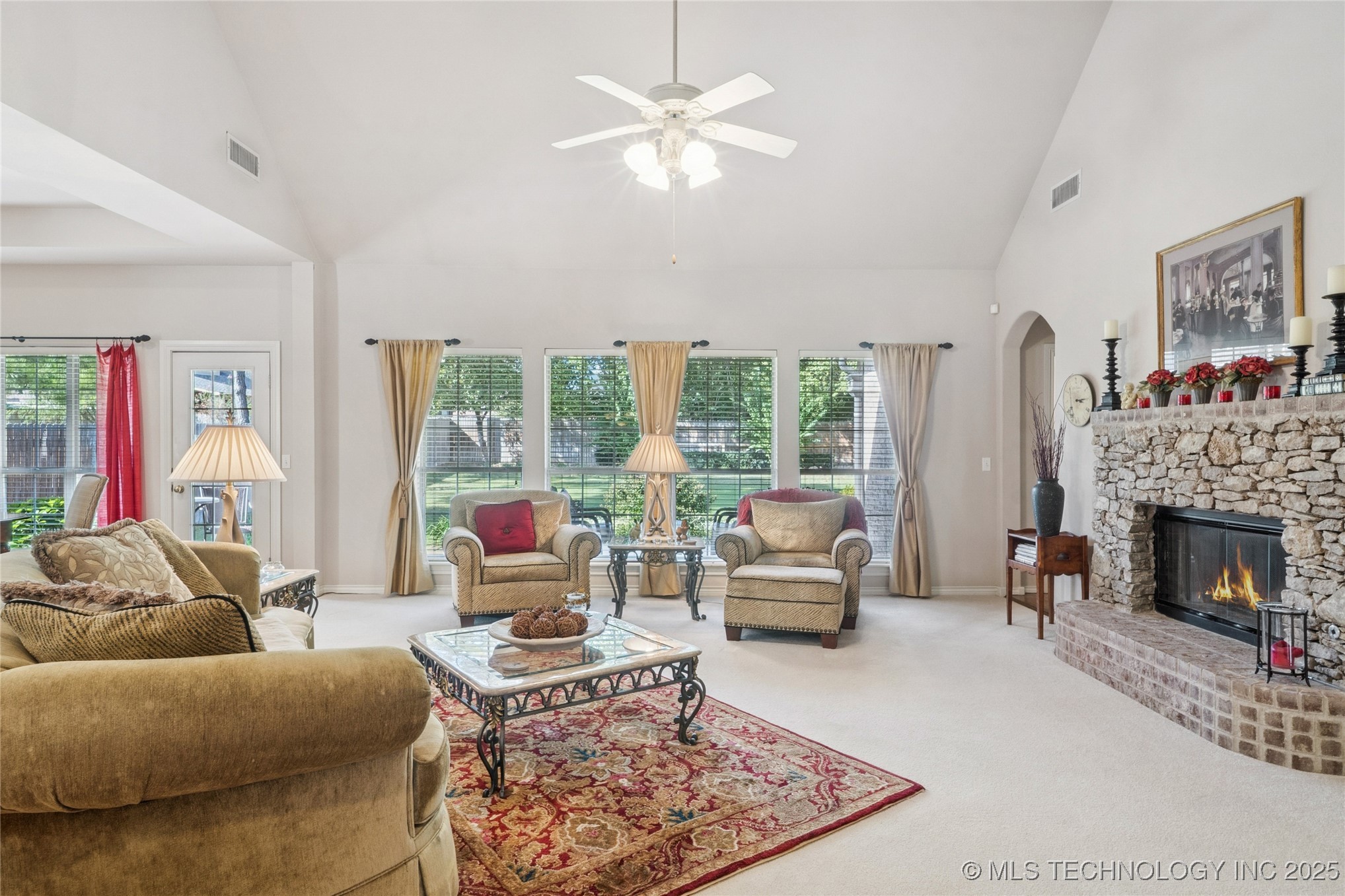 6903 E 82nd Street S