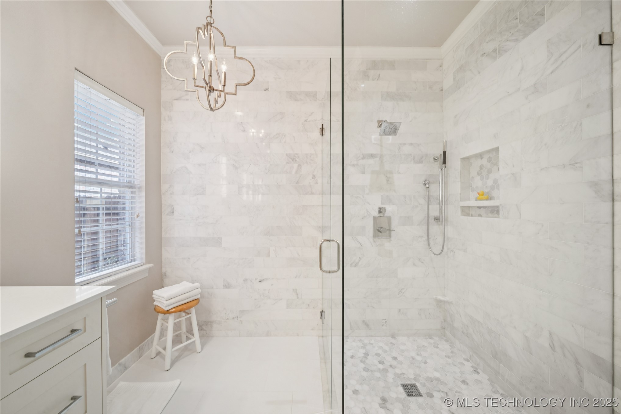 6903 E 82nd Street S