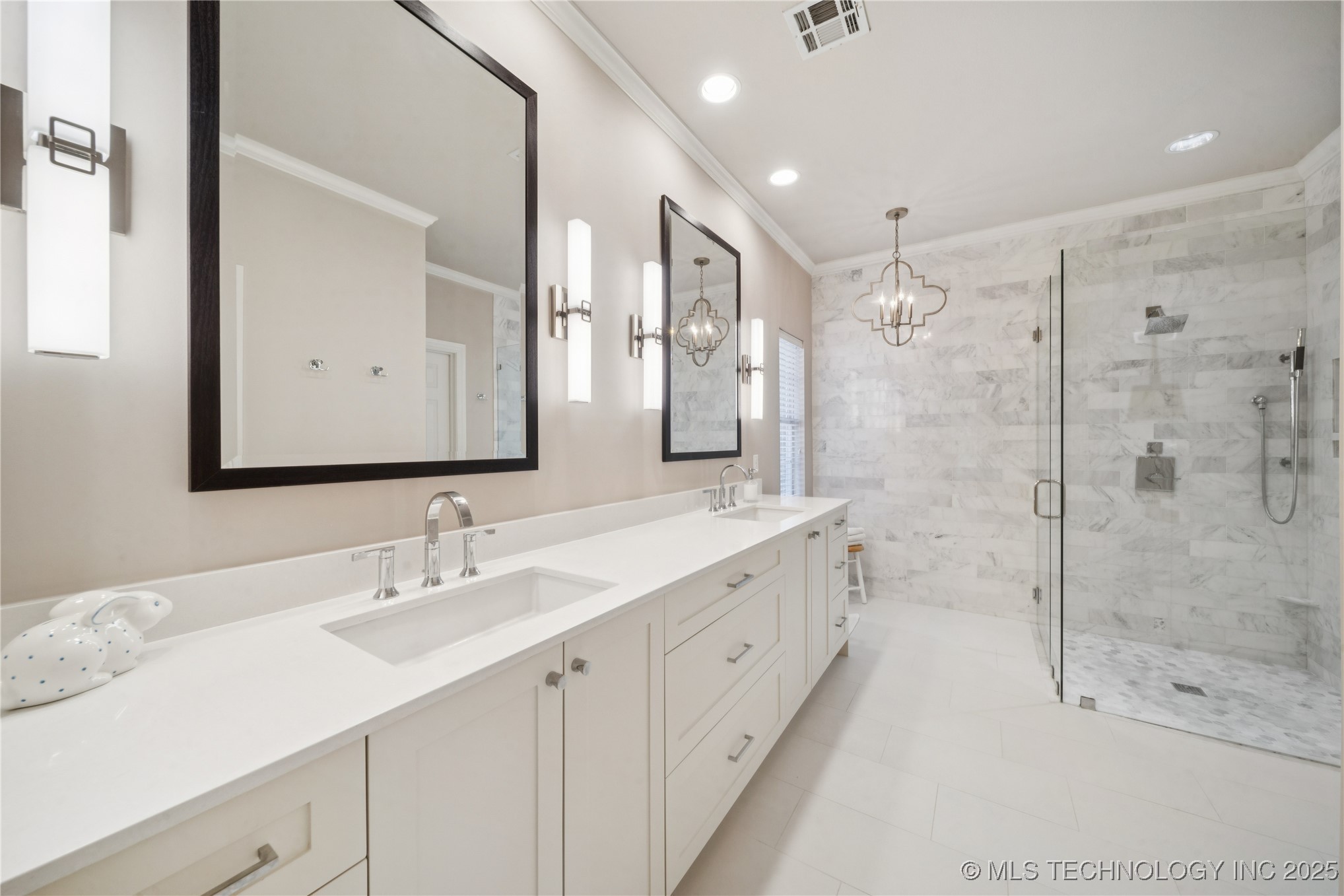 6903 E 82nd Street S