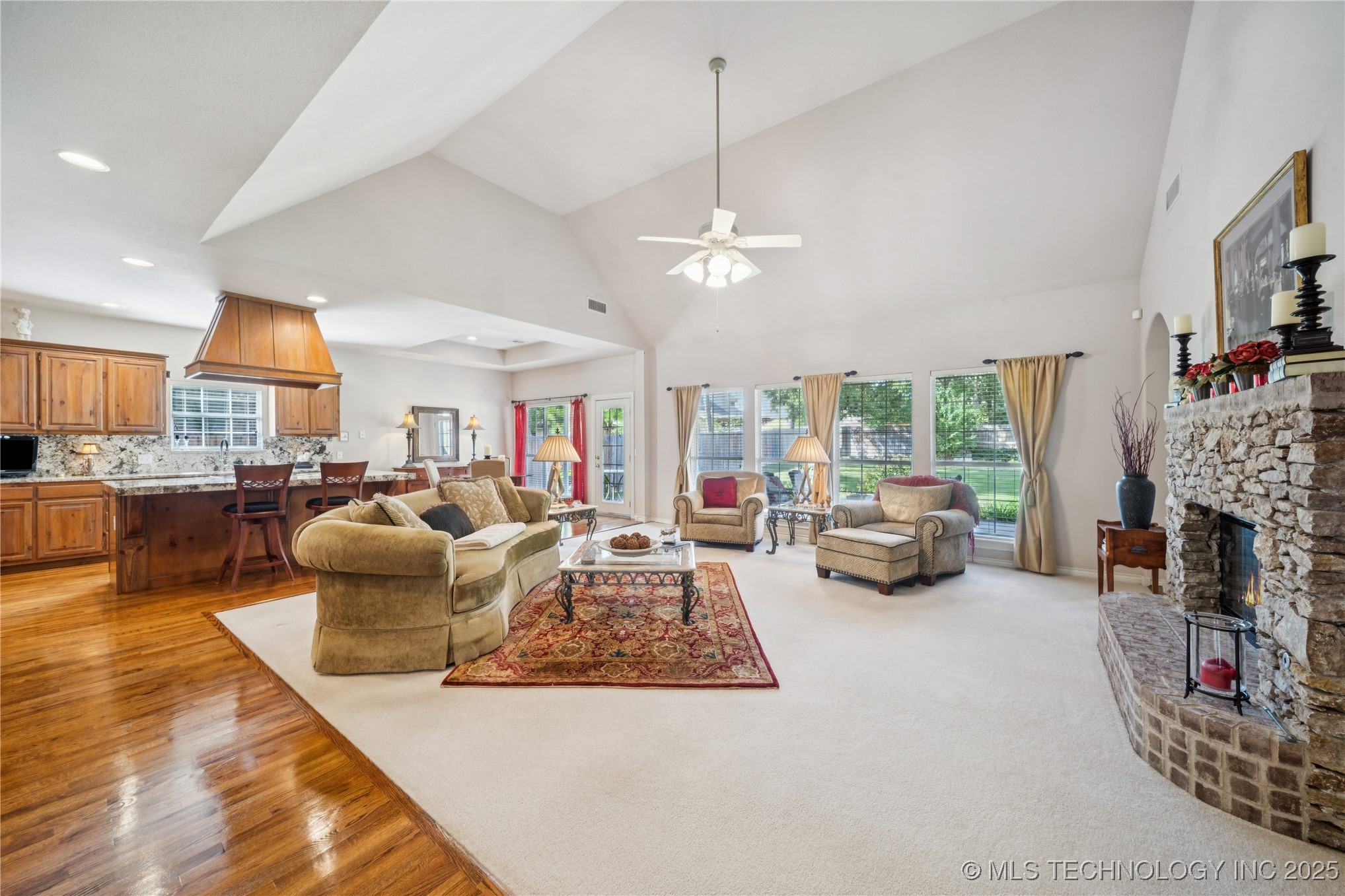 6903 E 82nd Street S