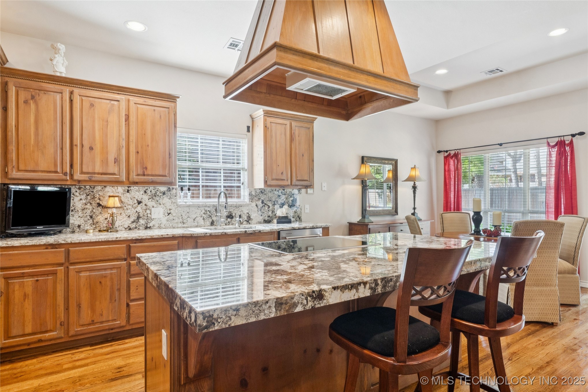 6903 E 82nd Street S