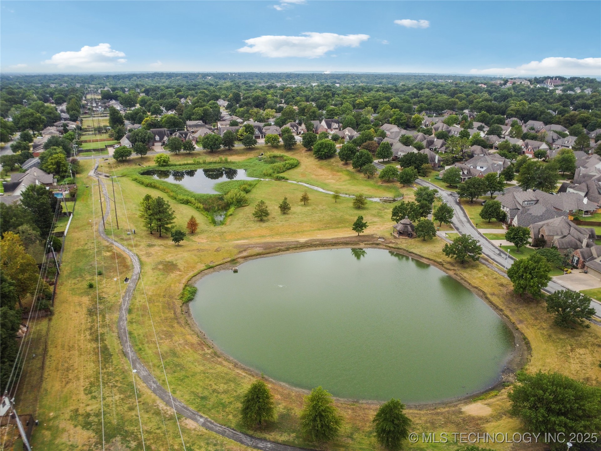 6903 E 82nd Street S