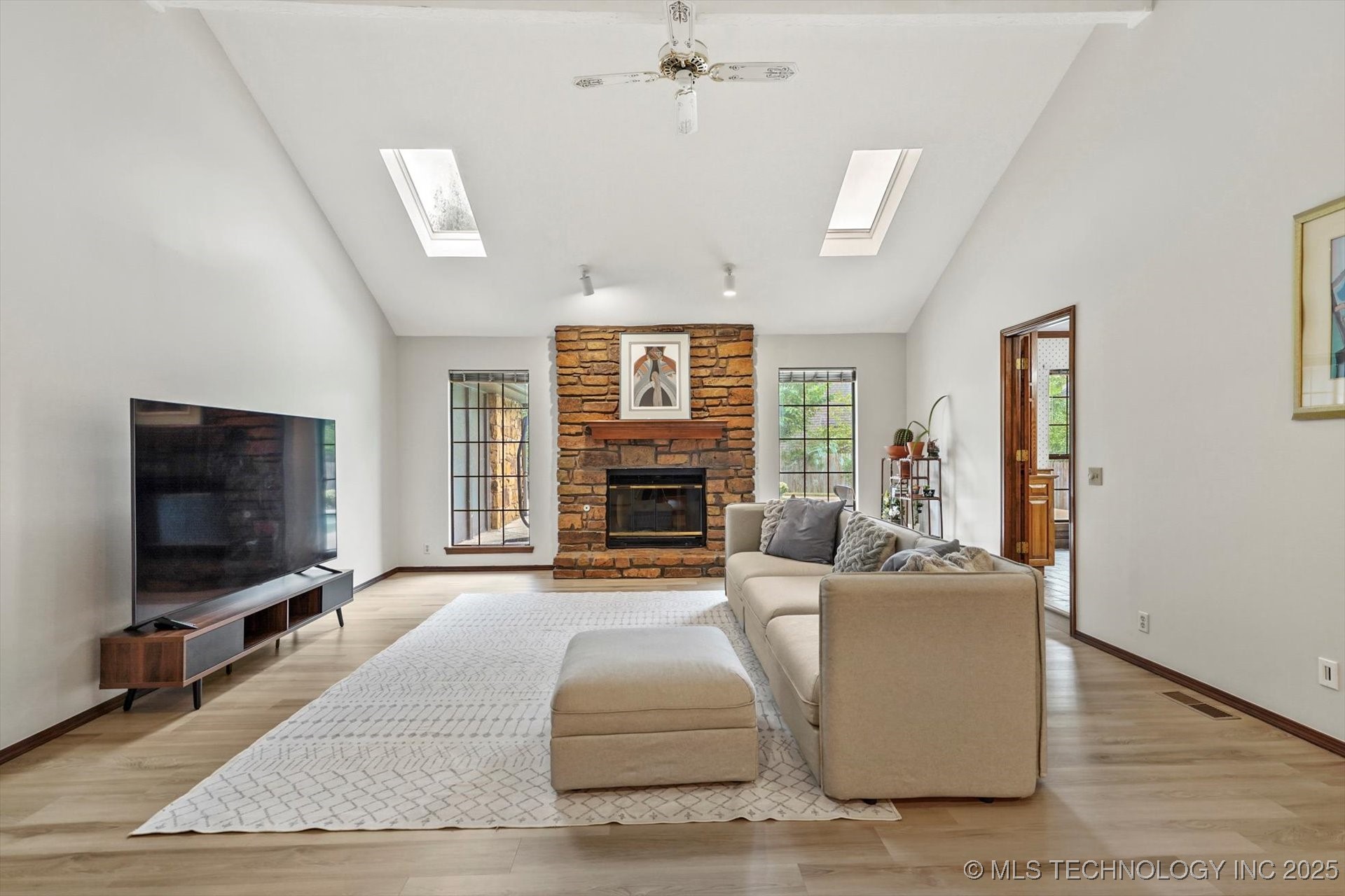 8762 S Toledo Avenue