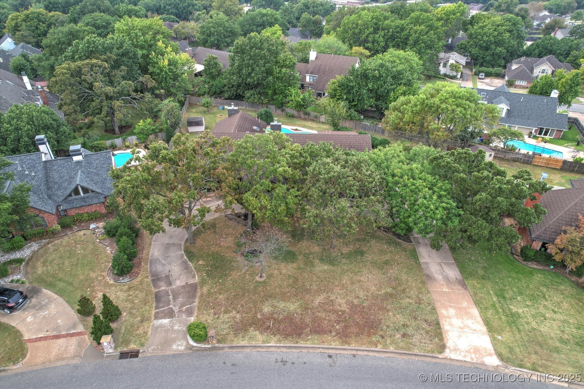 8762 S Toledo Avenue