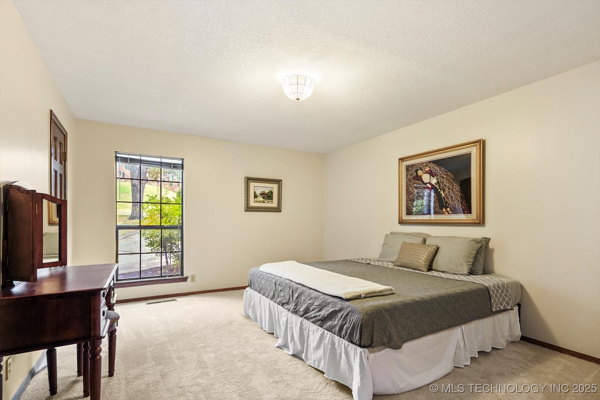 8762 S Toledo Avenue