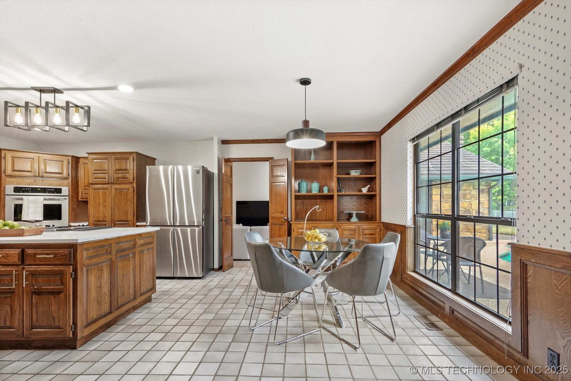 8762 S Toledo Avenue