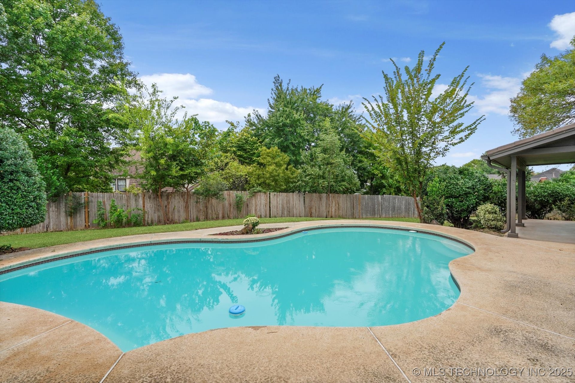 8762 S Toledo Avenue