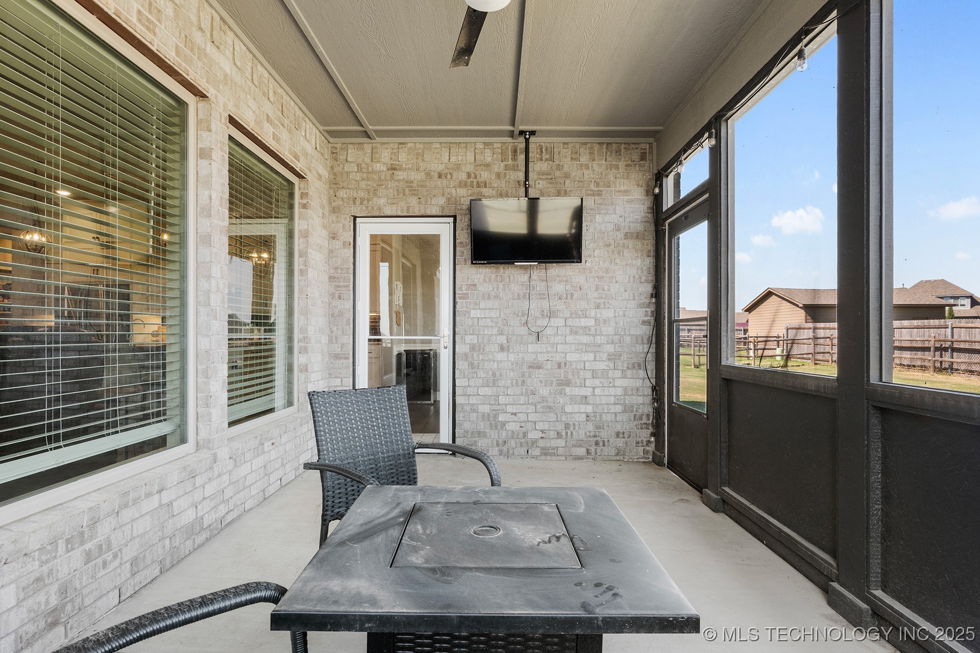 5607 E 142nd Place North