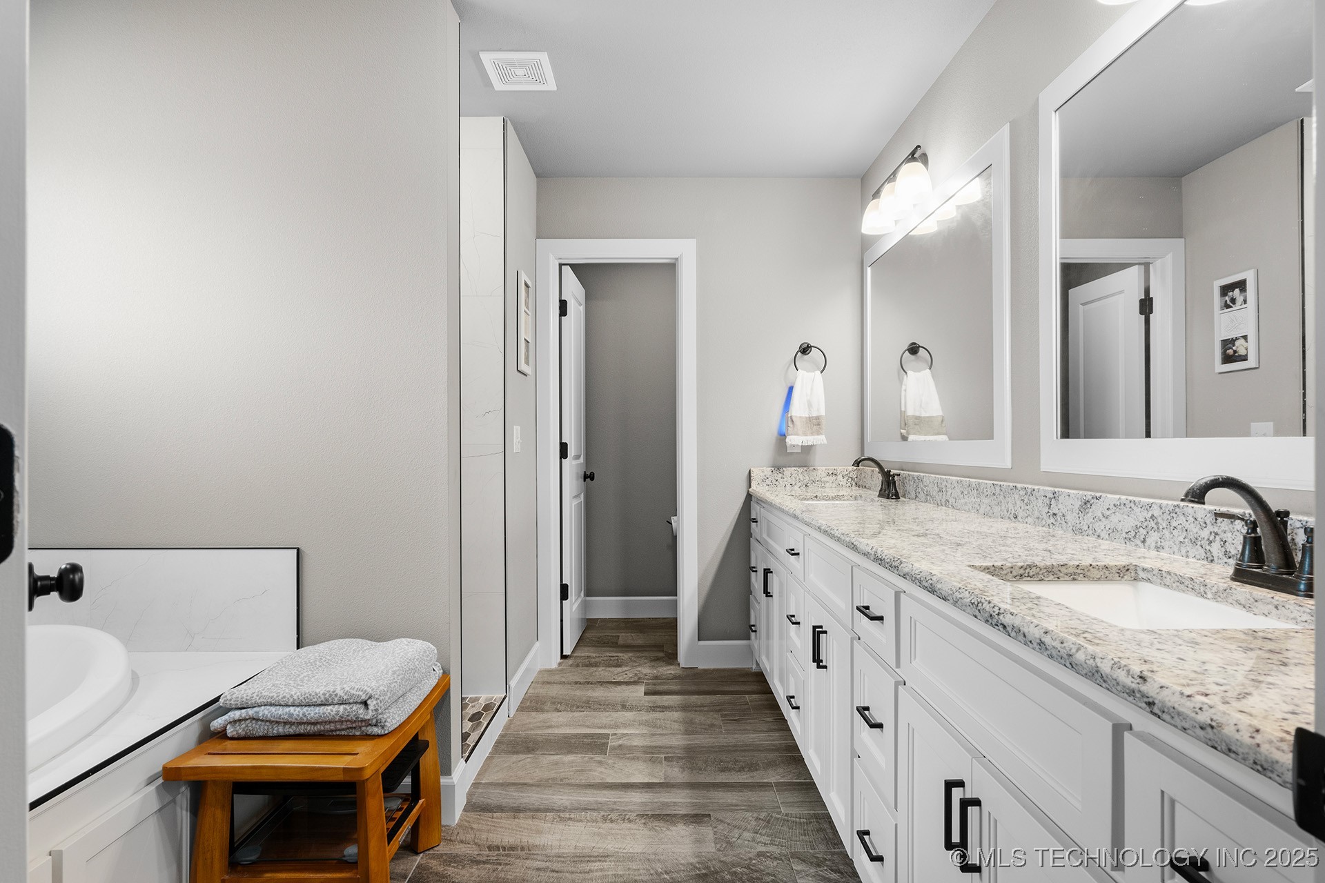 5607 E 142nd Place North