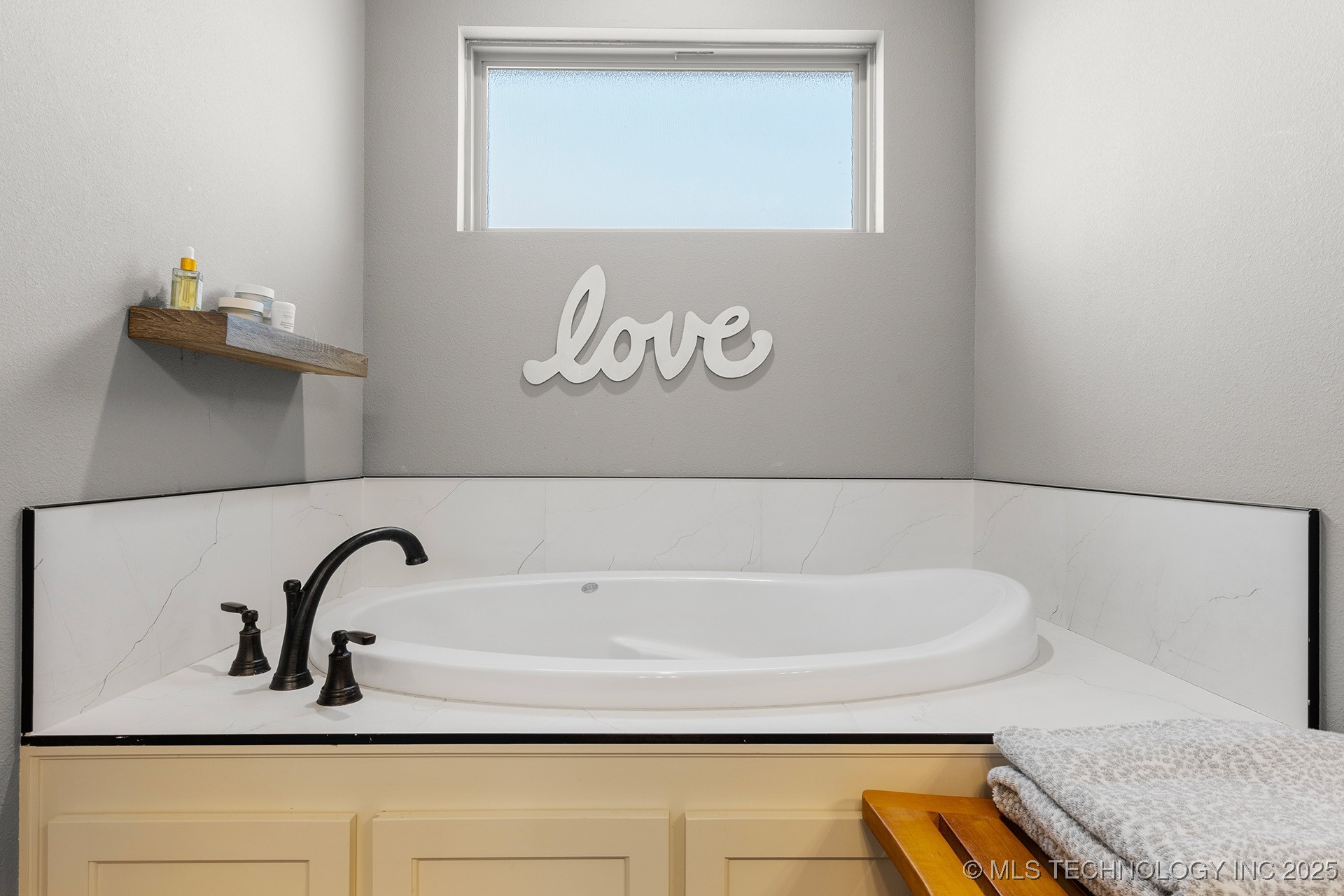 5607 E 142nd Place North