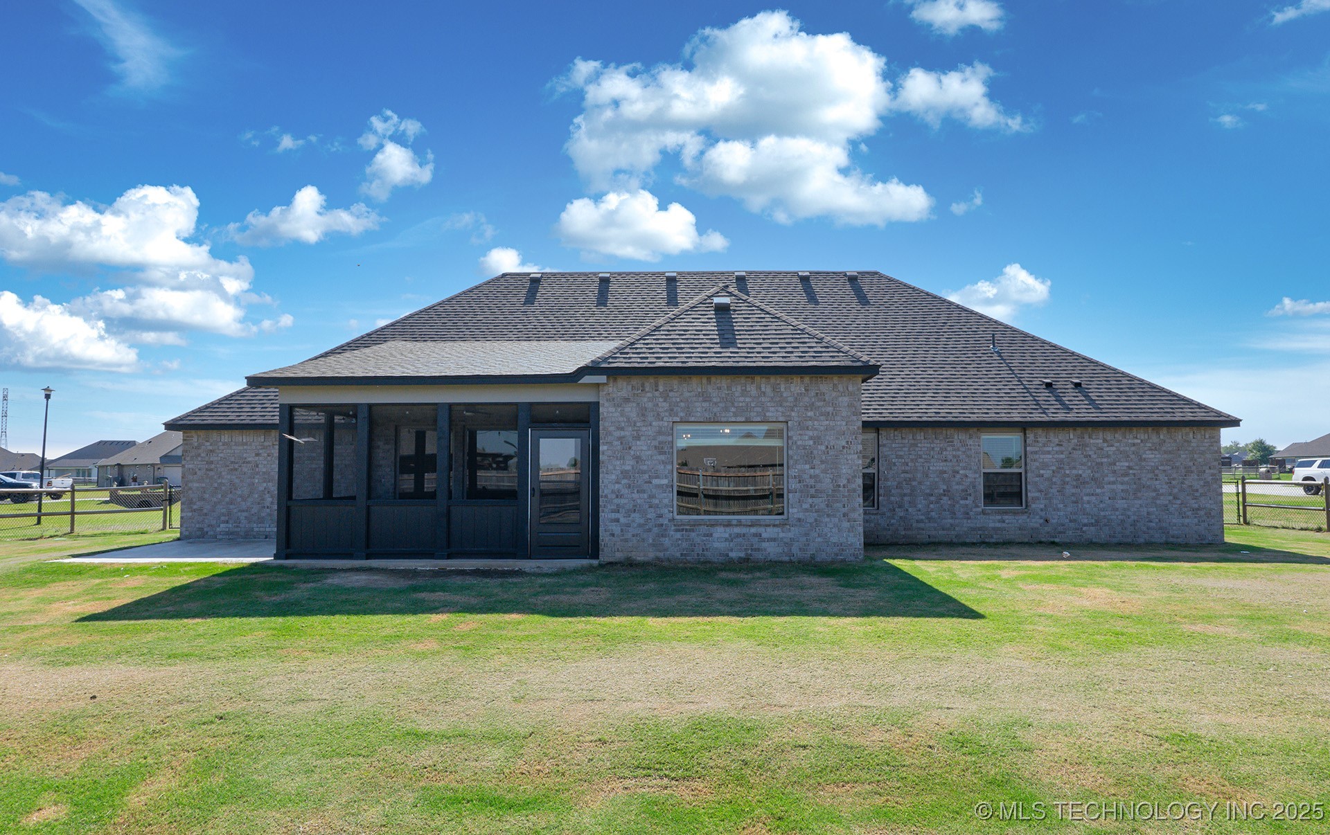 5607 E 142nd Place North