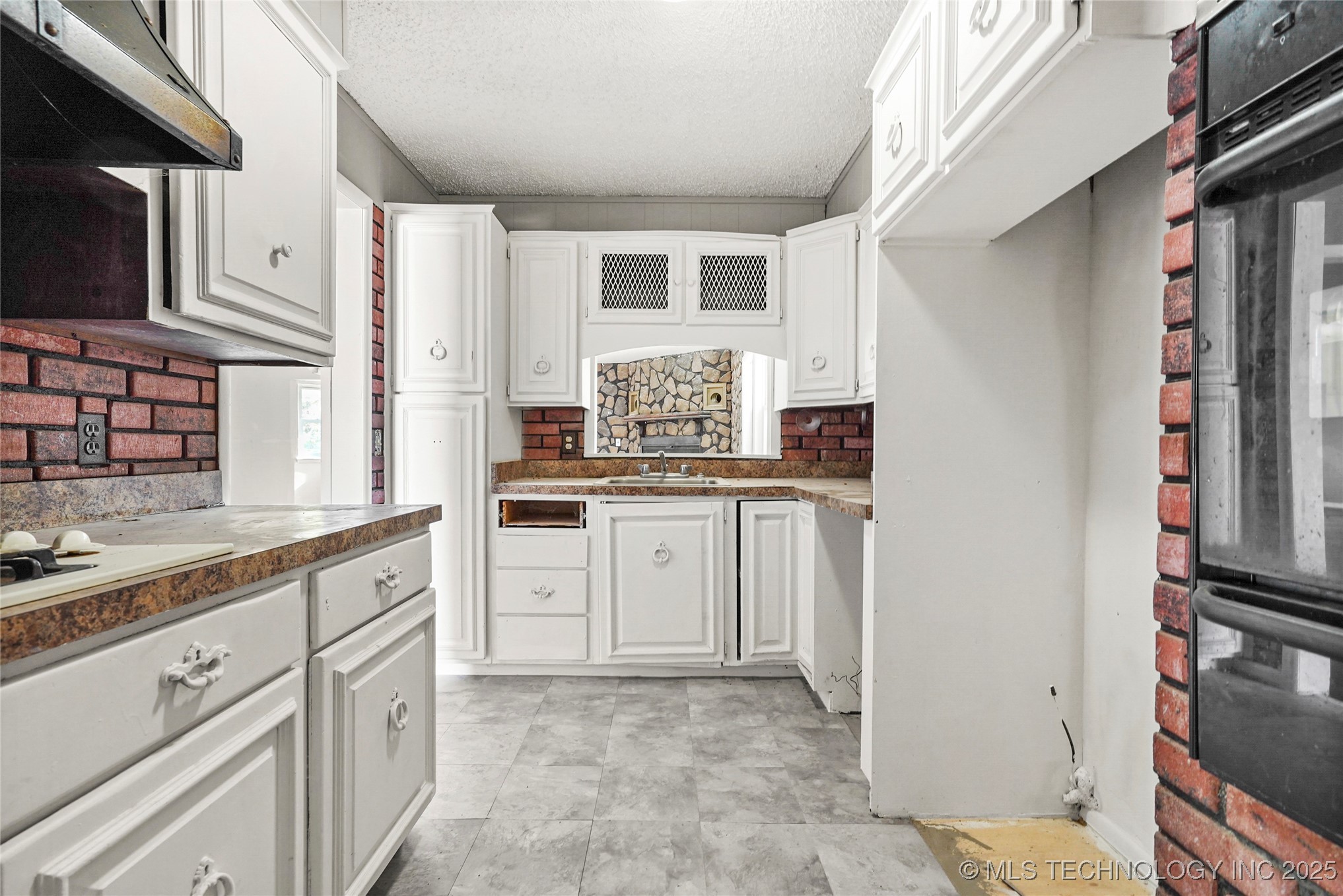 4855 S Maybelle Avenue