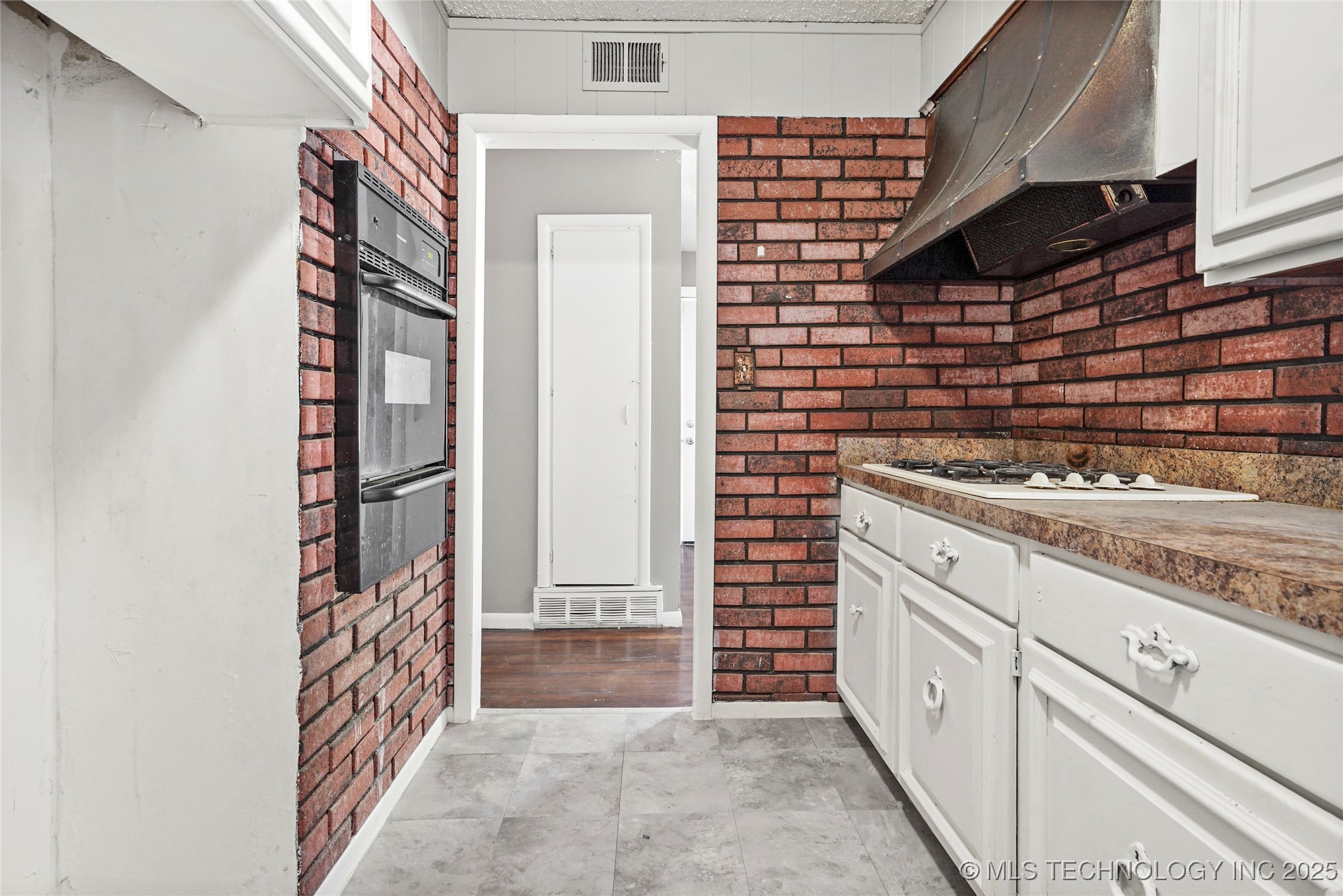 4855 S Maybelle Avenue