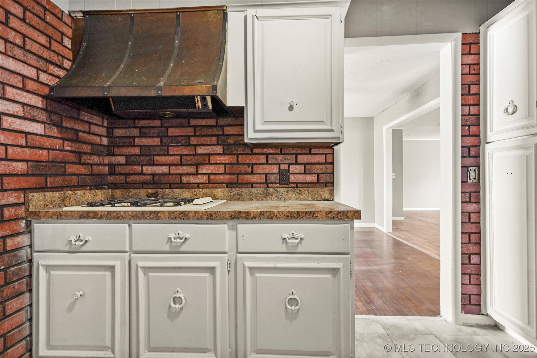 4855 S Maybelle Avenue