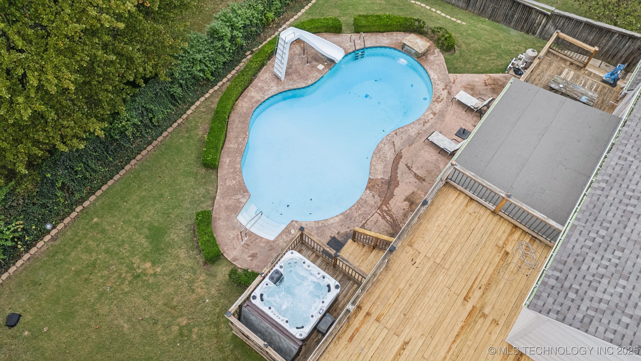 7626 S Quebec Place S