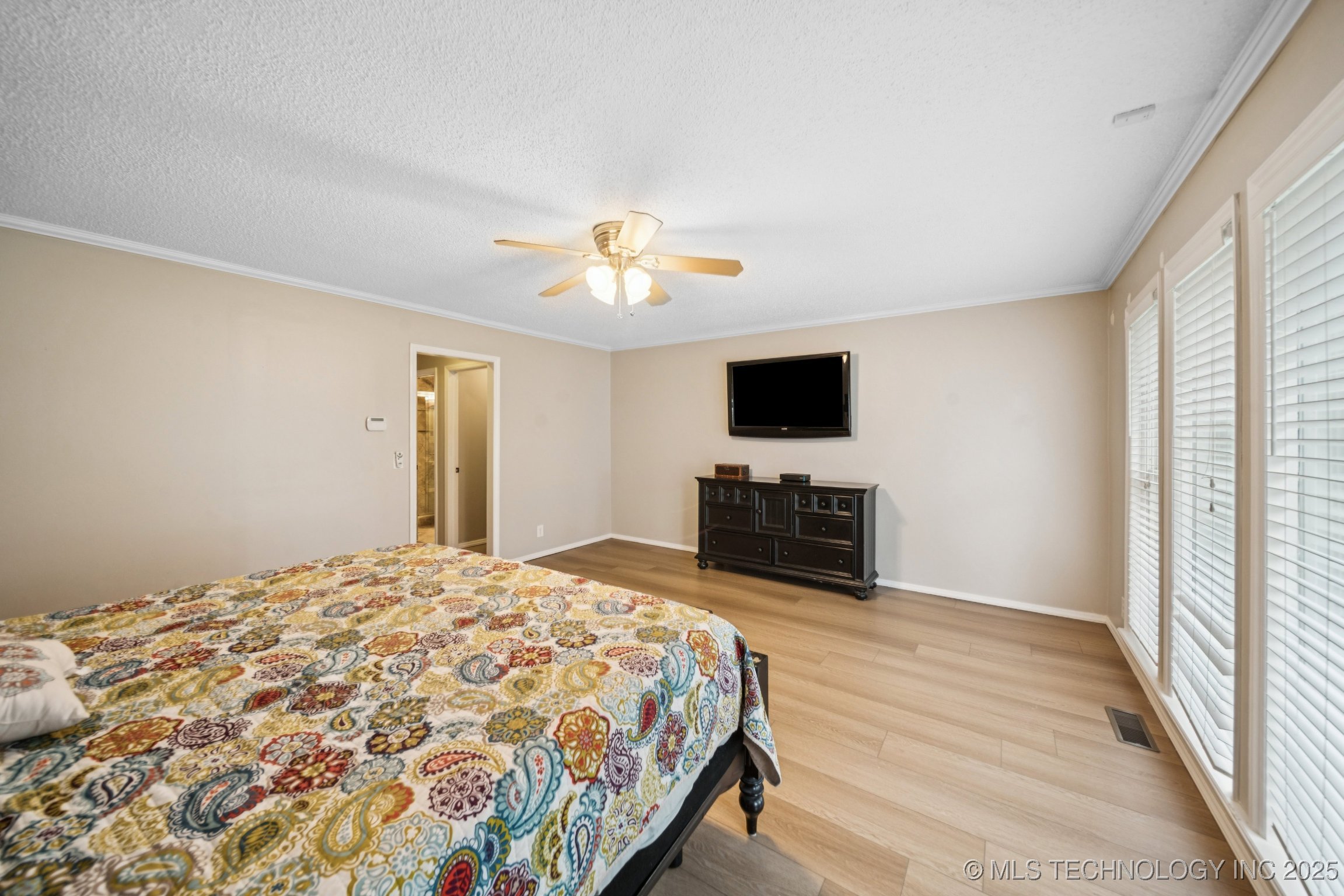 7626 S Quebec Place S