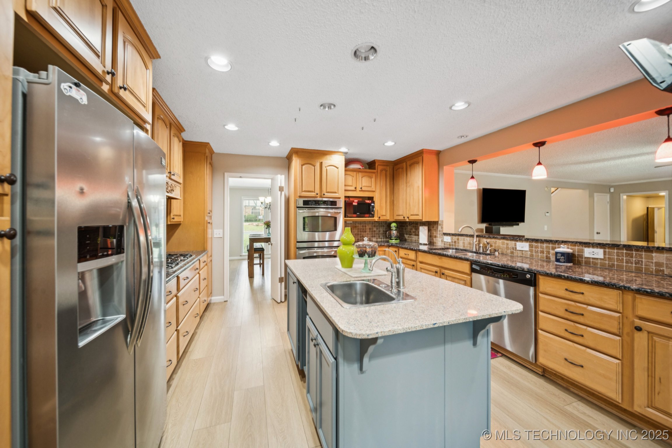 7626 S Quebec Place S