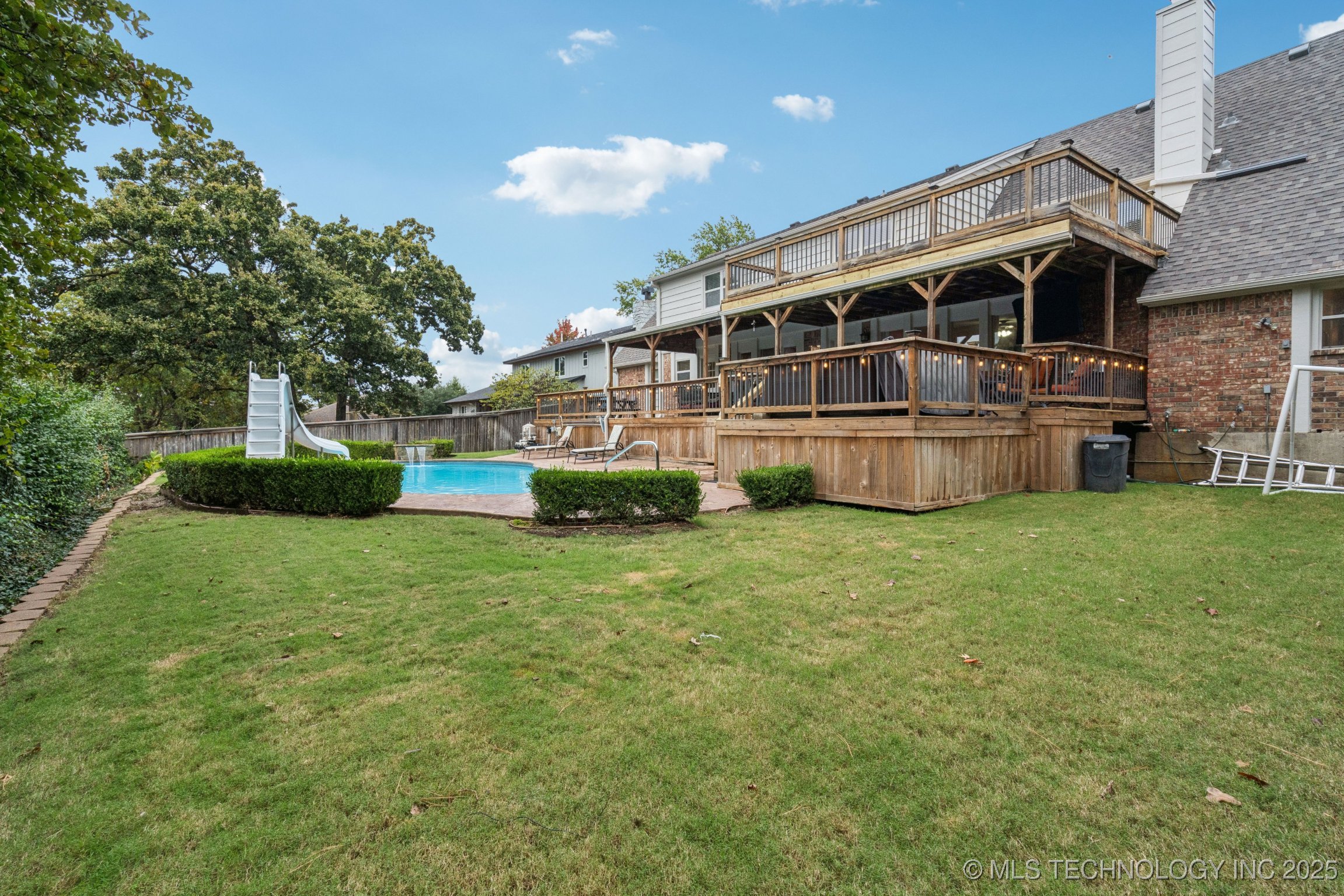 7626 S Quebec Place S