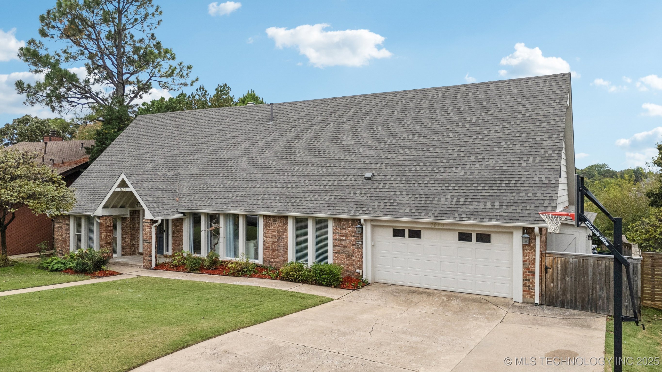 7626 S Quebec Place S