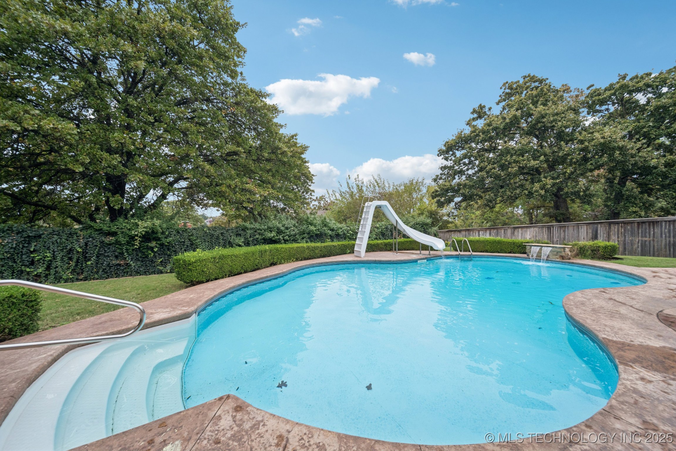 7626 S Quebec Place S