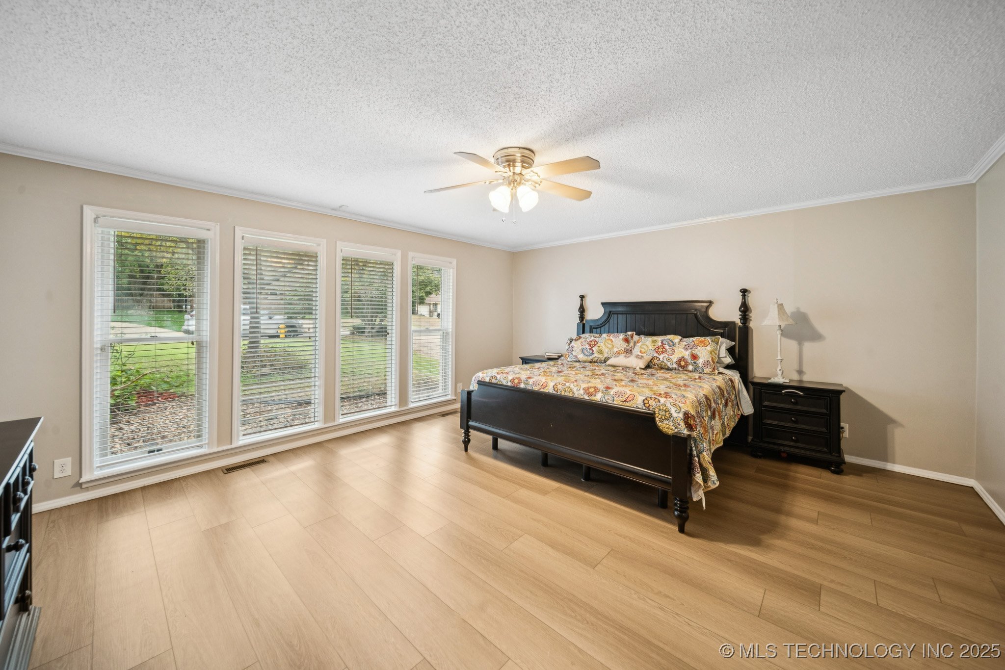 7626 S Quebec Place S